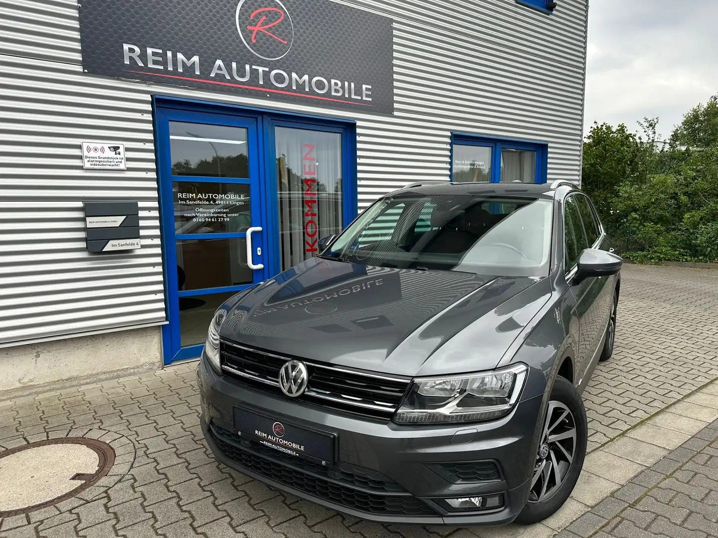 Volkswagen Tiguan 2,0 TDI "Join" *NAVI*AHK*ACC*WINTER-PAKET* Grau - 1