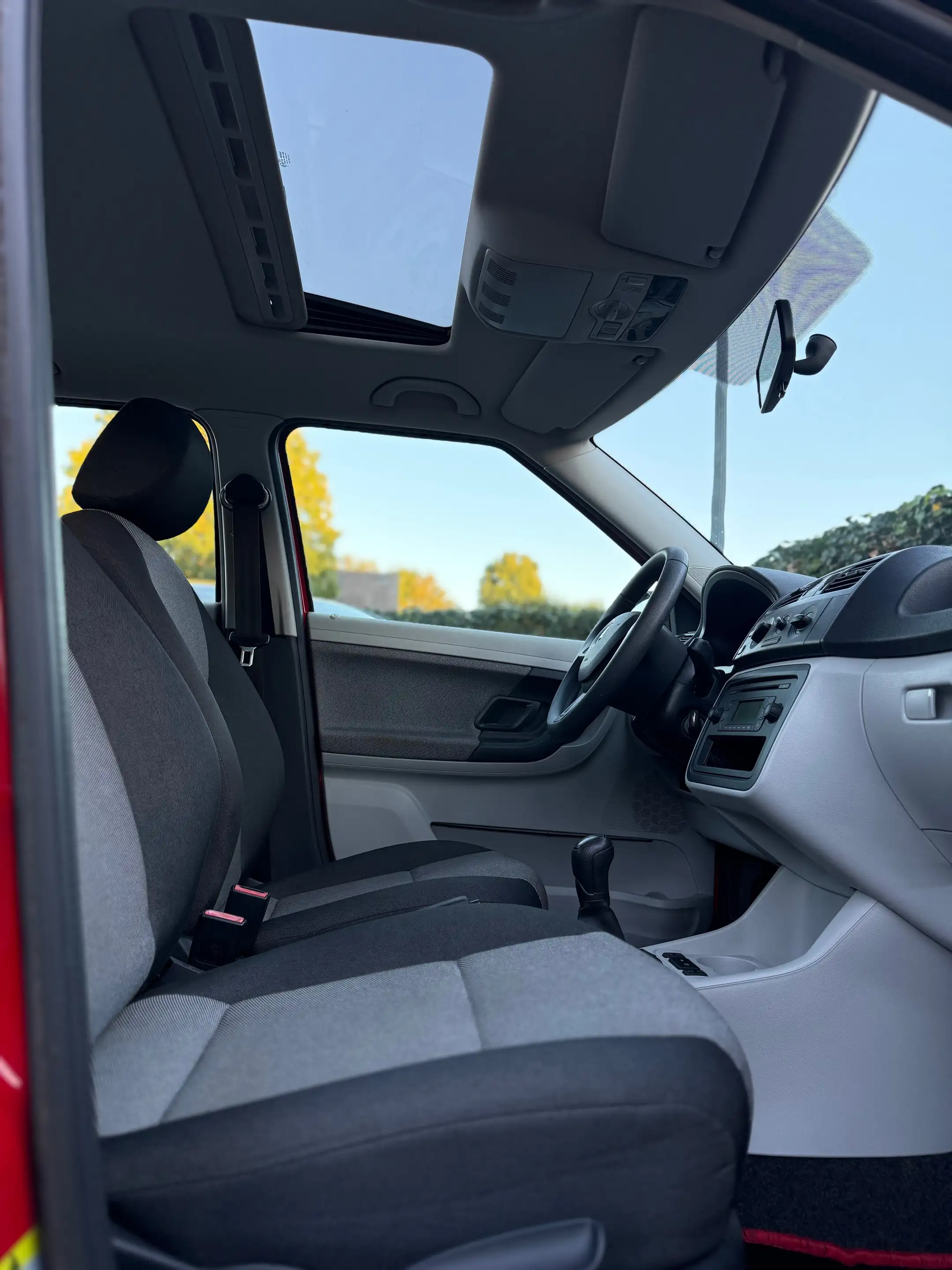 Skoda Fabia 1.2i * 67.000 KM *ÉTAT NEUF * TOIT OUVRANT * CARNET ❗️ — photo 7