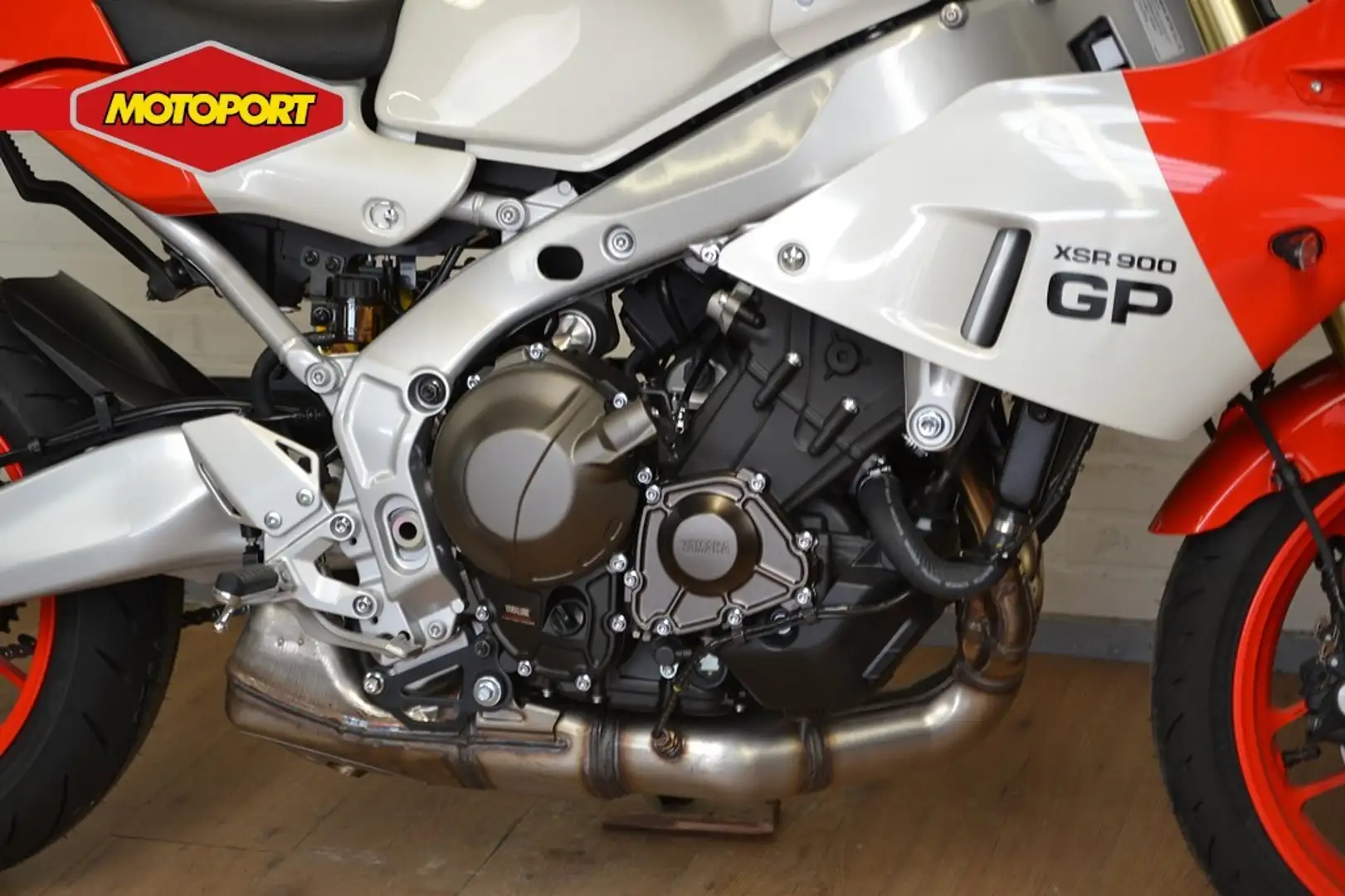 Yamaha XSR 900 GP Rojo - 2