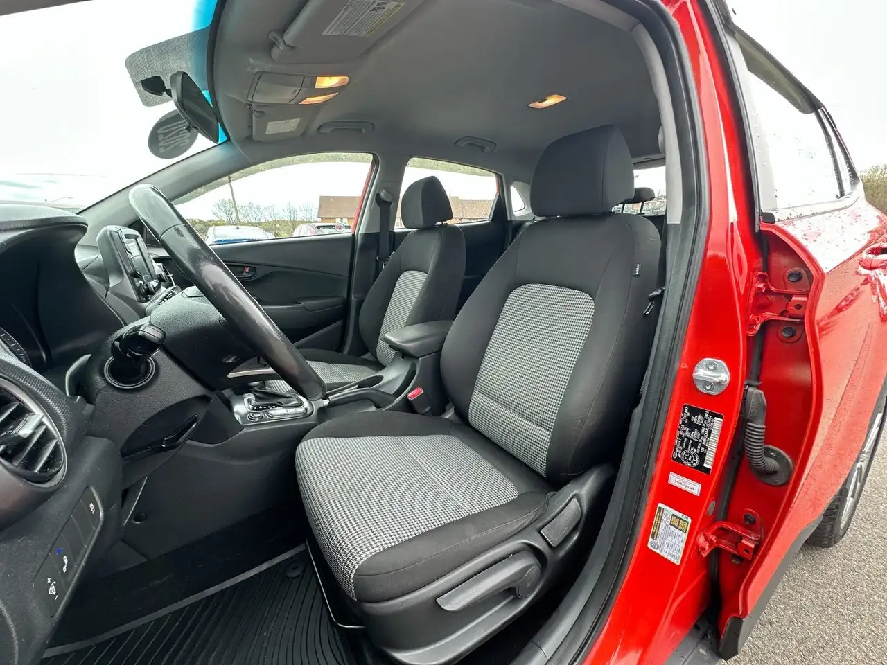 Hyundai KONA снимка Hyundai KONA