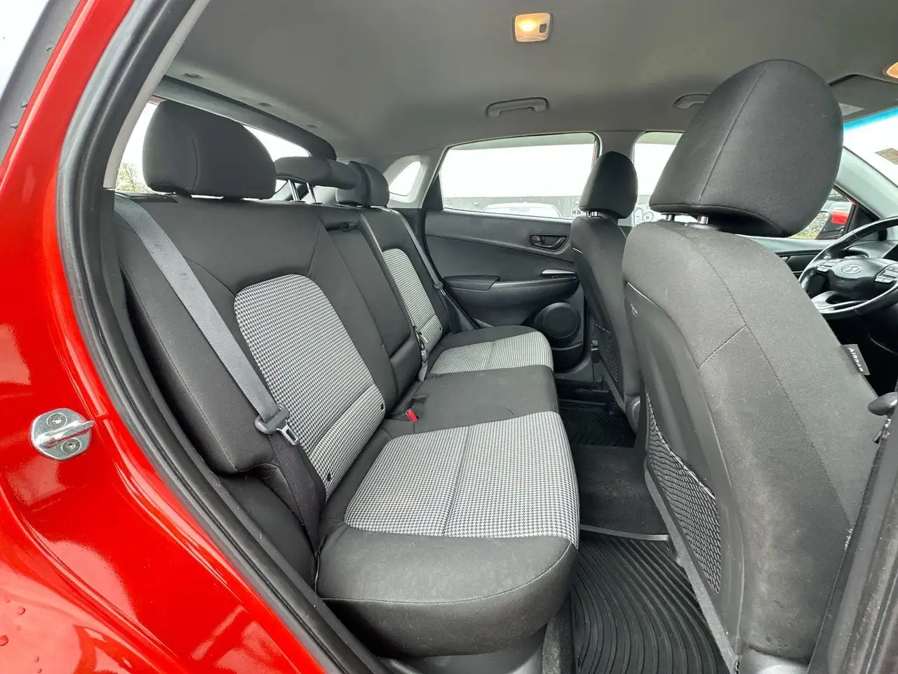 Hyundai KONA снимка Hyundai KONA