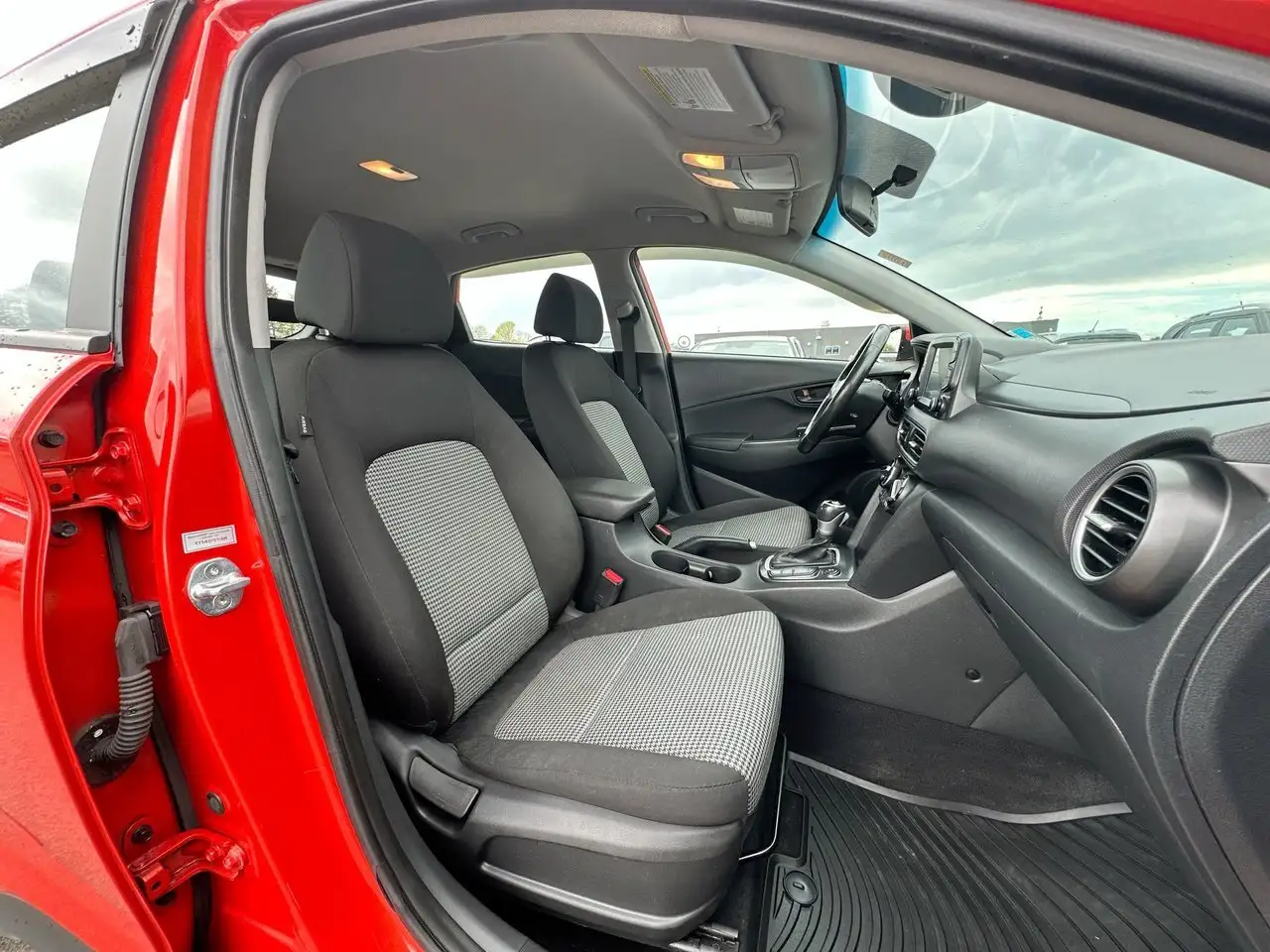 Hyundai KONA снимка Hyundai KONA