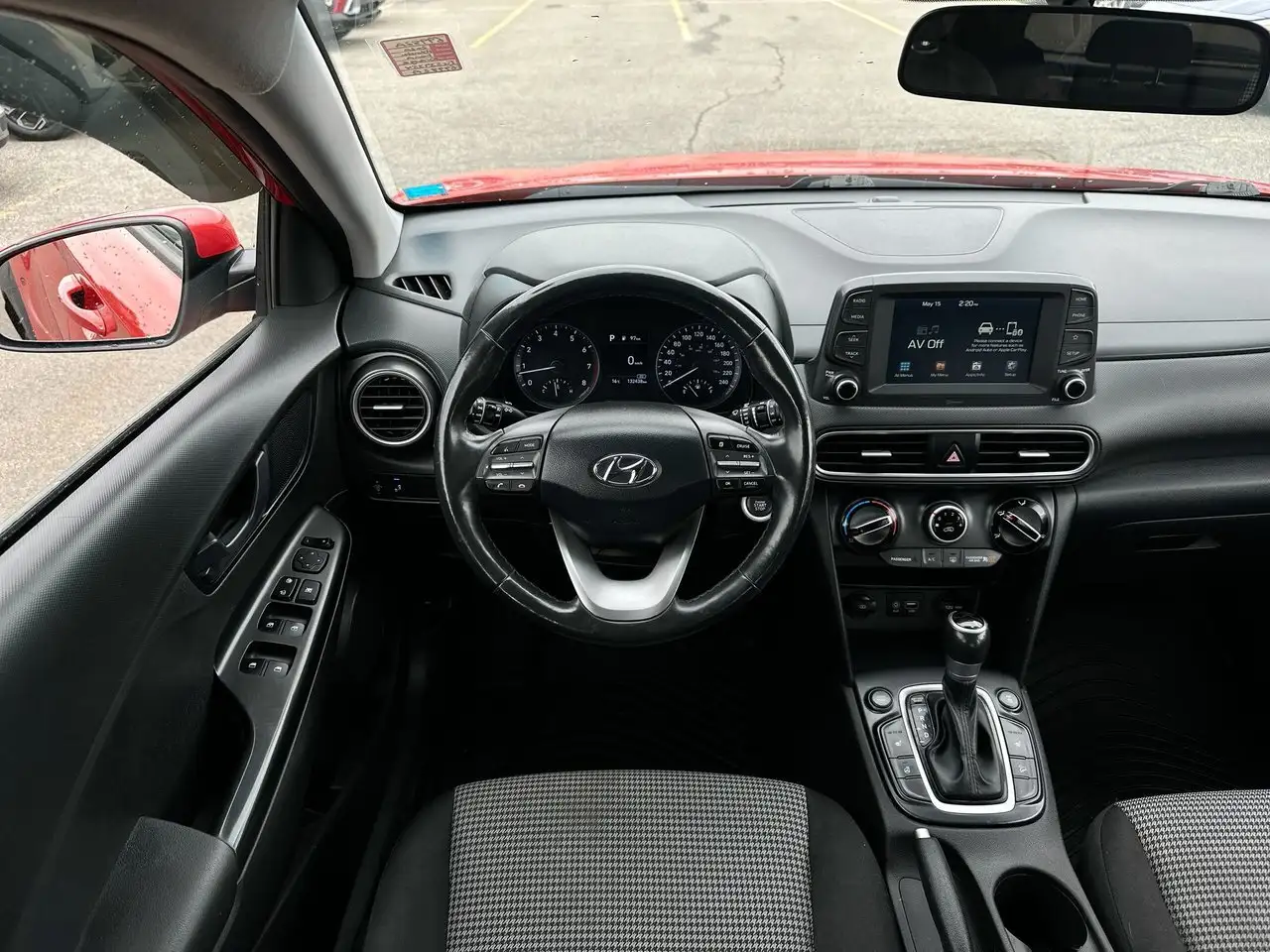 Hyundai KONA снимка Hyundai KONA