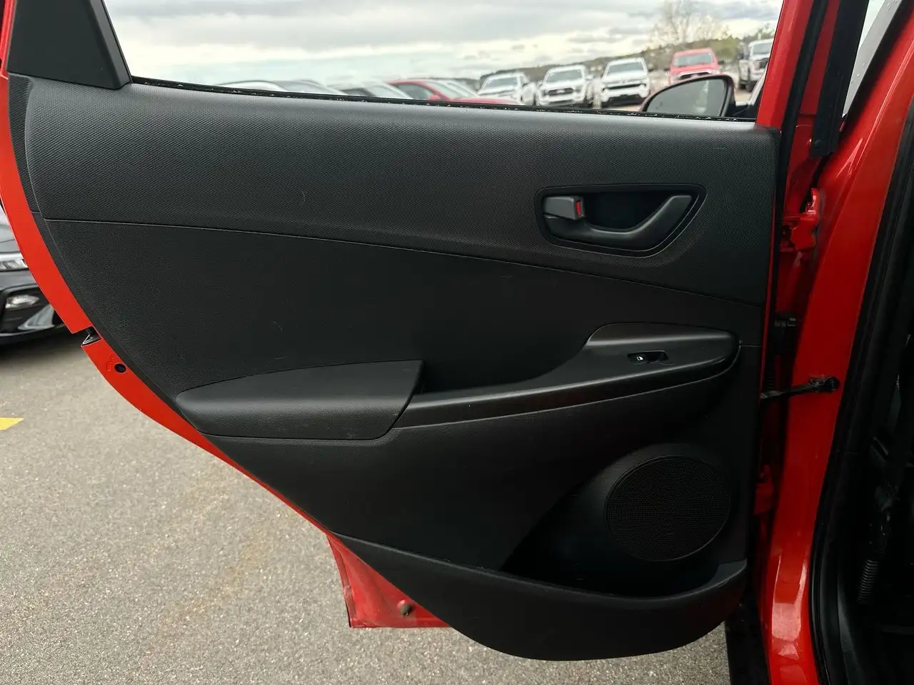 Hyundai KONA снимка Hyundai KONA