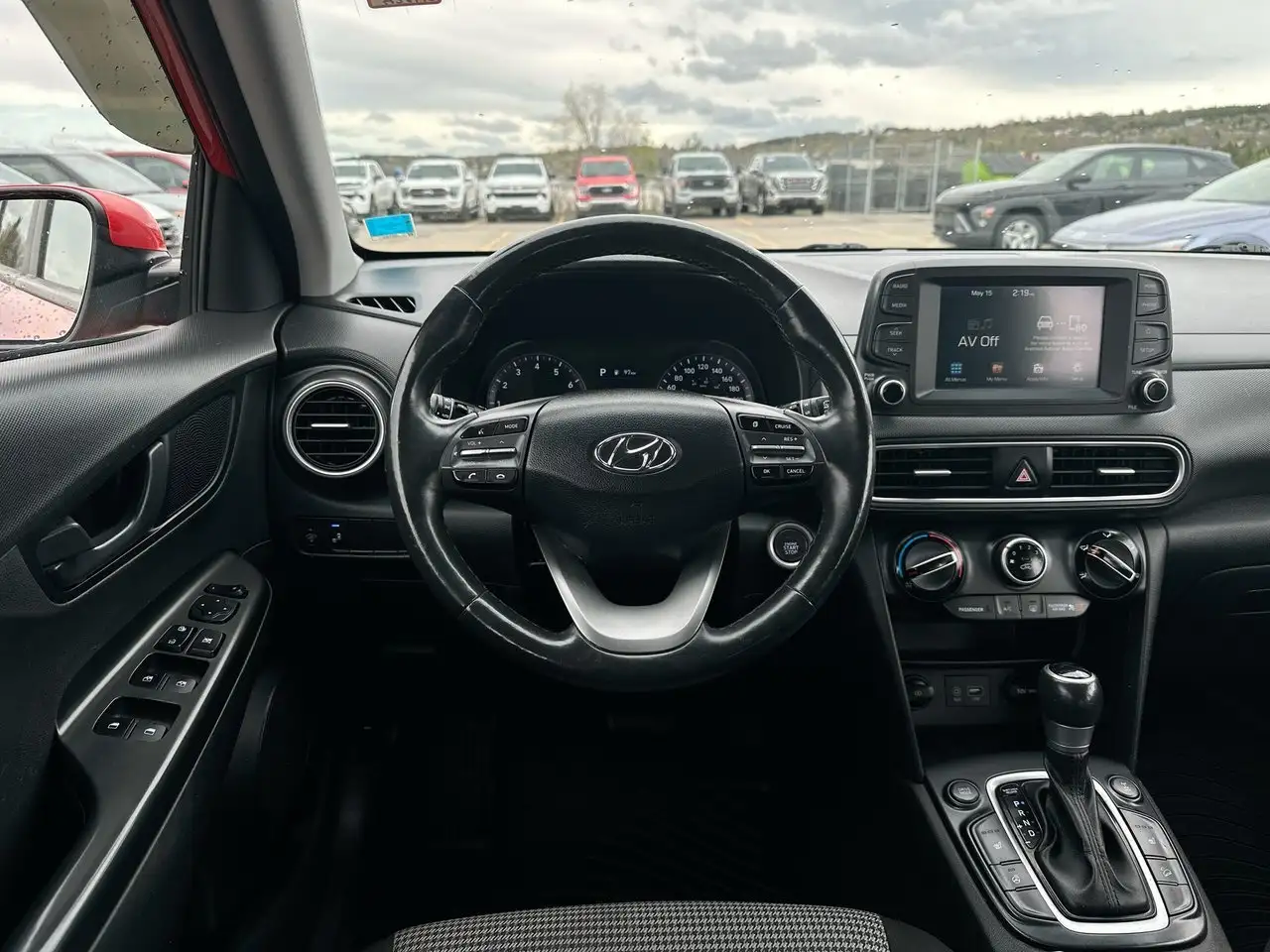 Hyundai KONA снимка Hyundai KONA