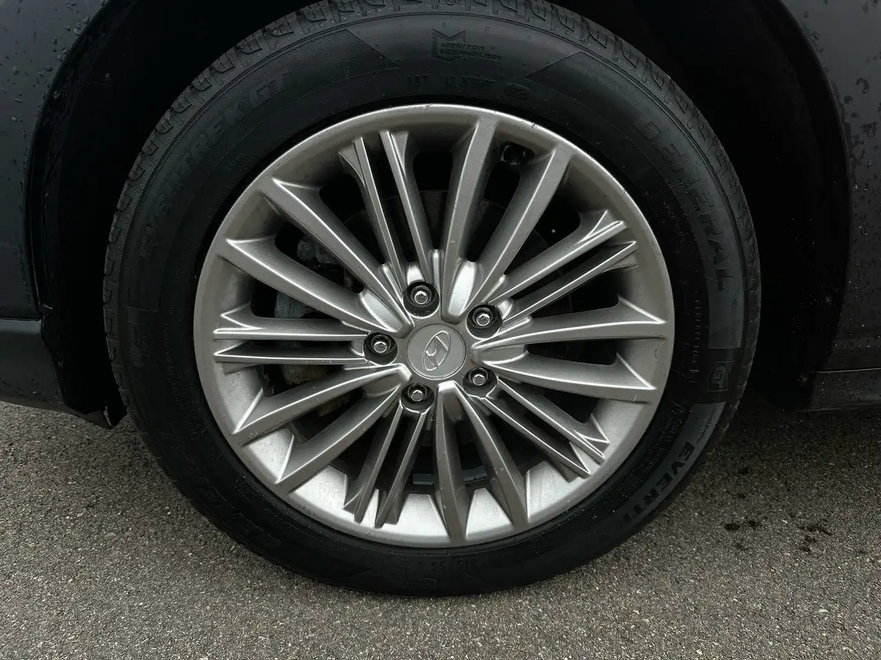 Hyundai KONA снимка Hyundai KONA