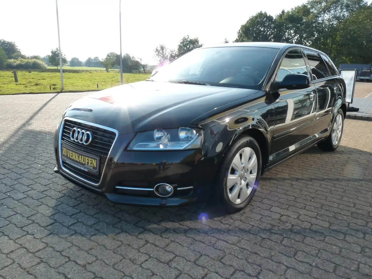 Audi A3 Sportback1.4 TFSI Attraction*SHZ*PDC*Climatic Schwarz - 2
