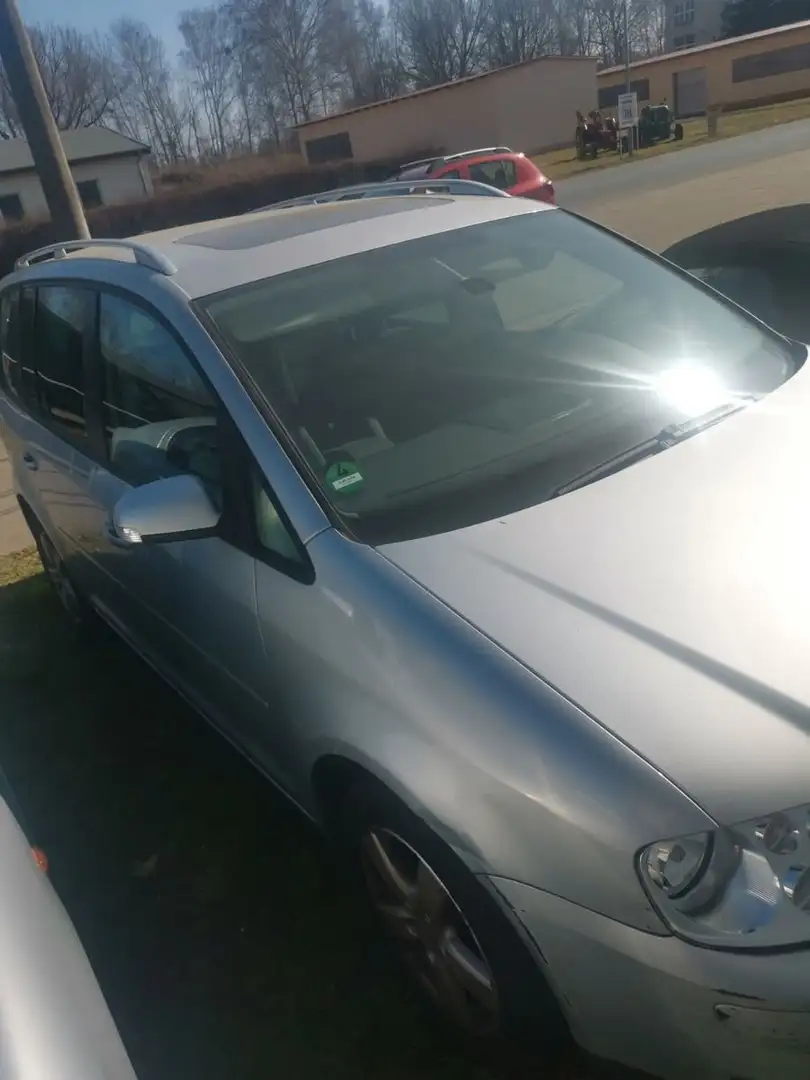 Volkswagen Touran 2.0 TDI DSG Highline - 1