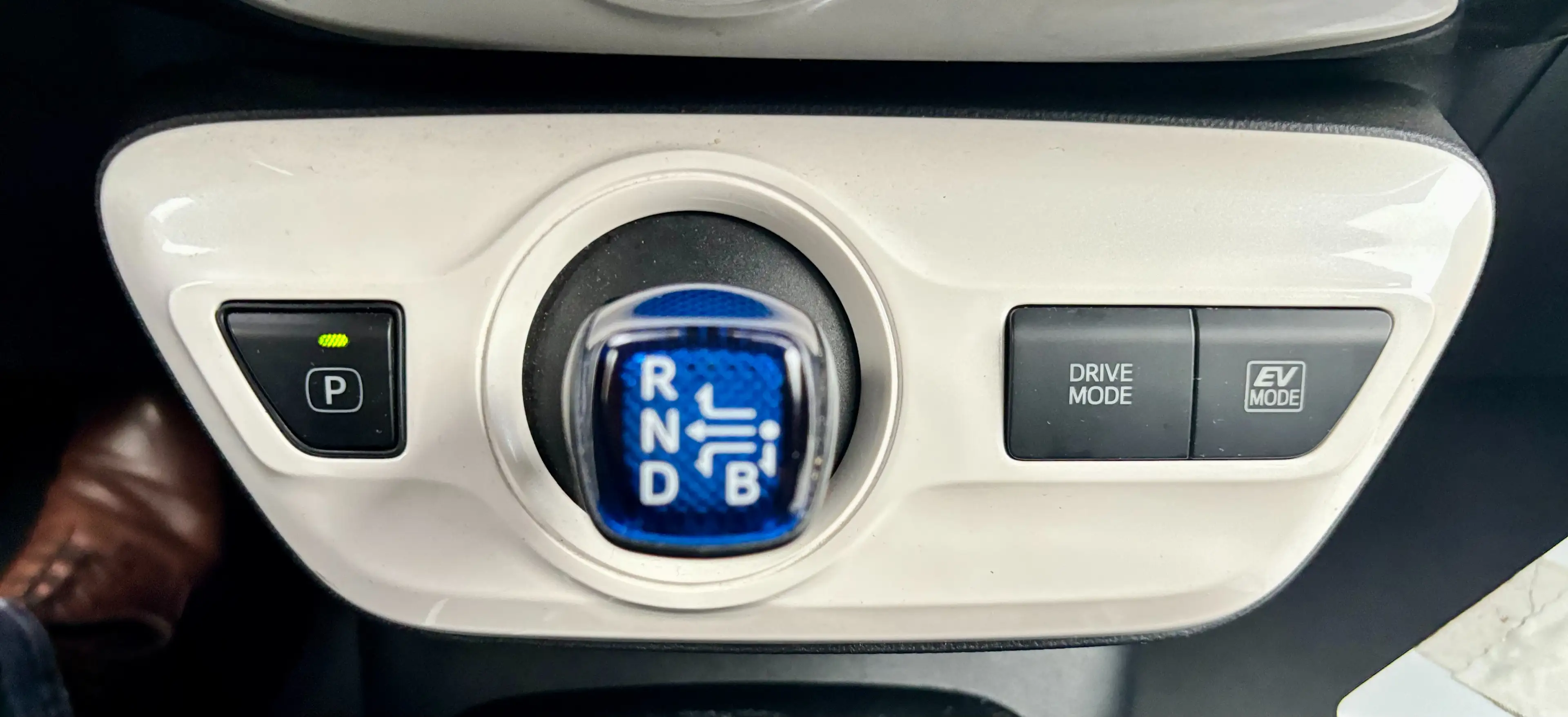 Toyota Prius Prius PHEV 1.8i VVT-i Business CV/GARANTIE 12 MOIS — photo 13