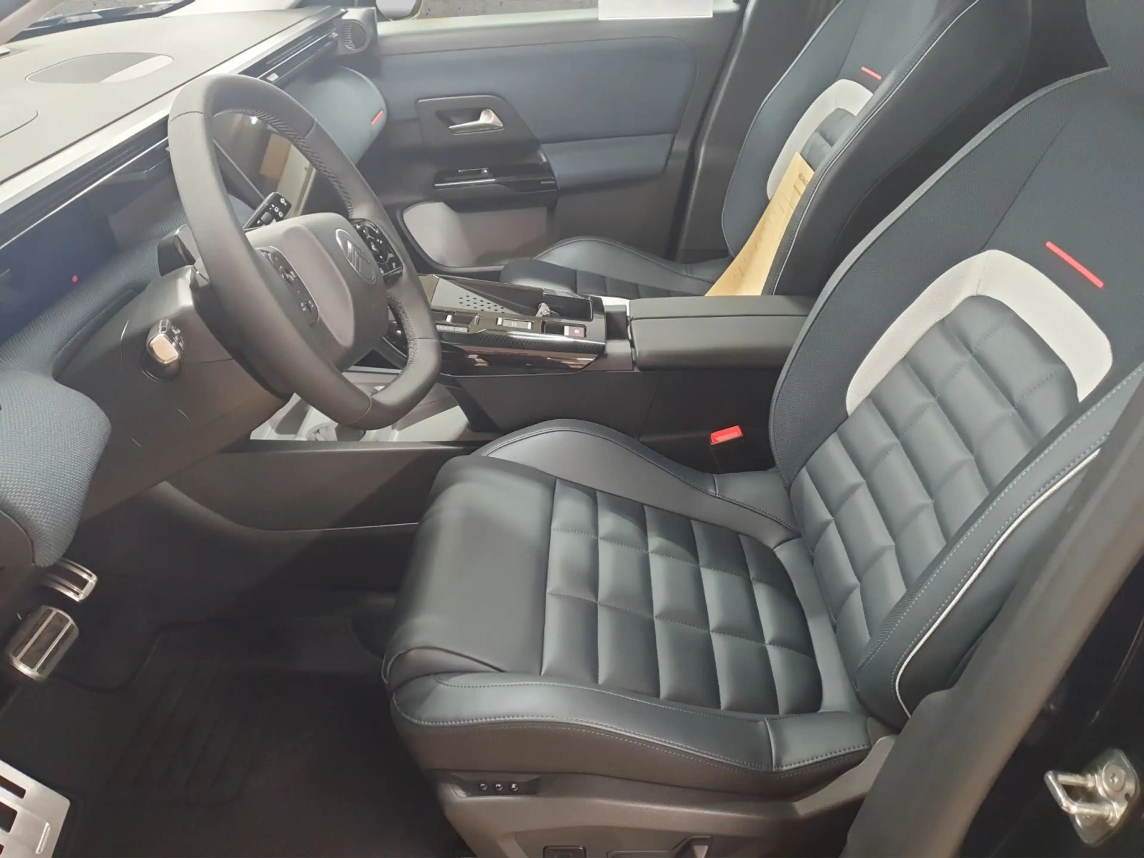 Citroen C5 Aircross Hybrid 145 MAX — photo 9