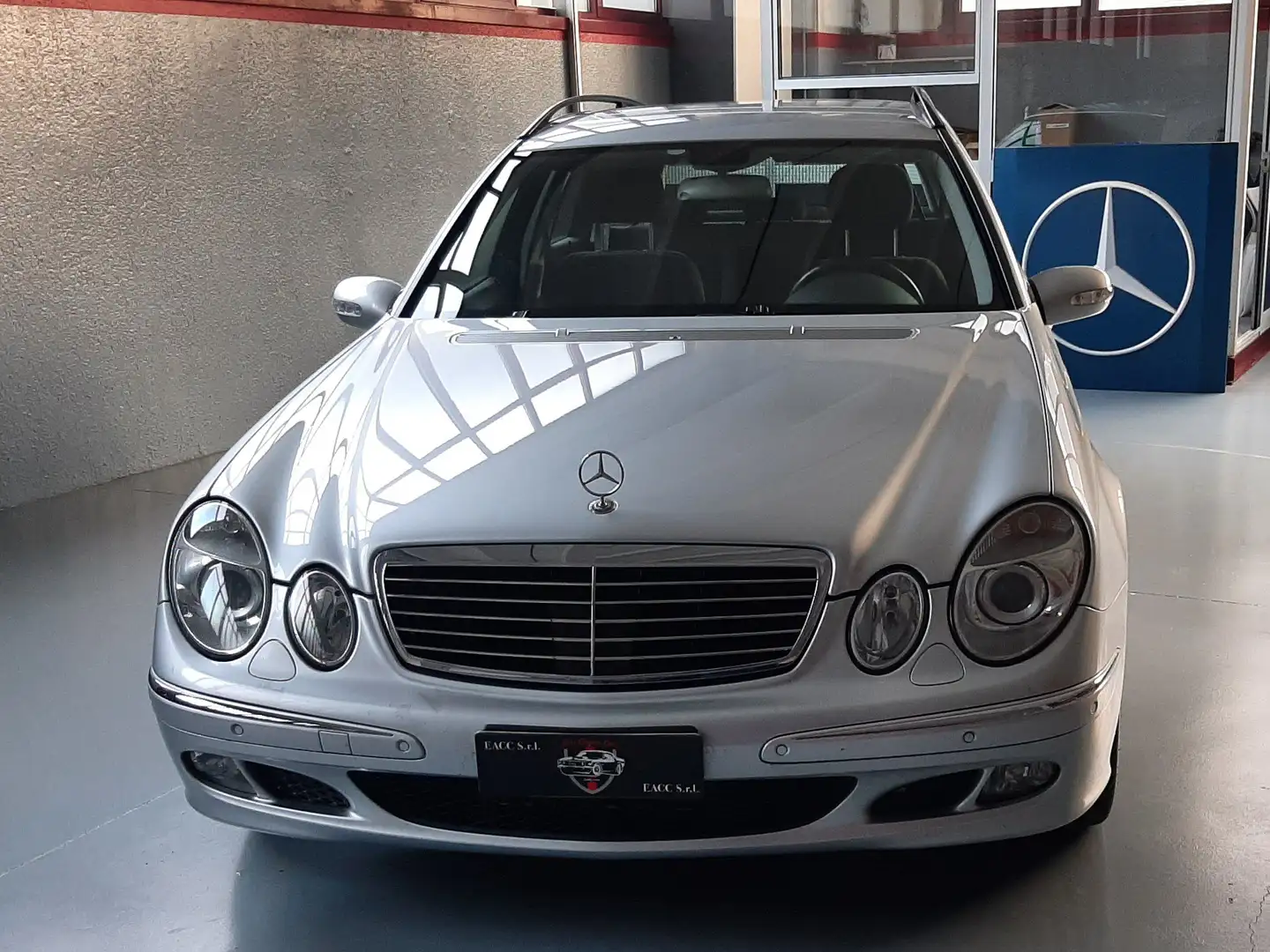 Mercedes-Benz E 350 Classe E - W211 SW SW V6 Elegance 4matic Stříbrná - 2