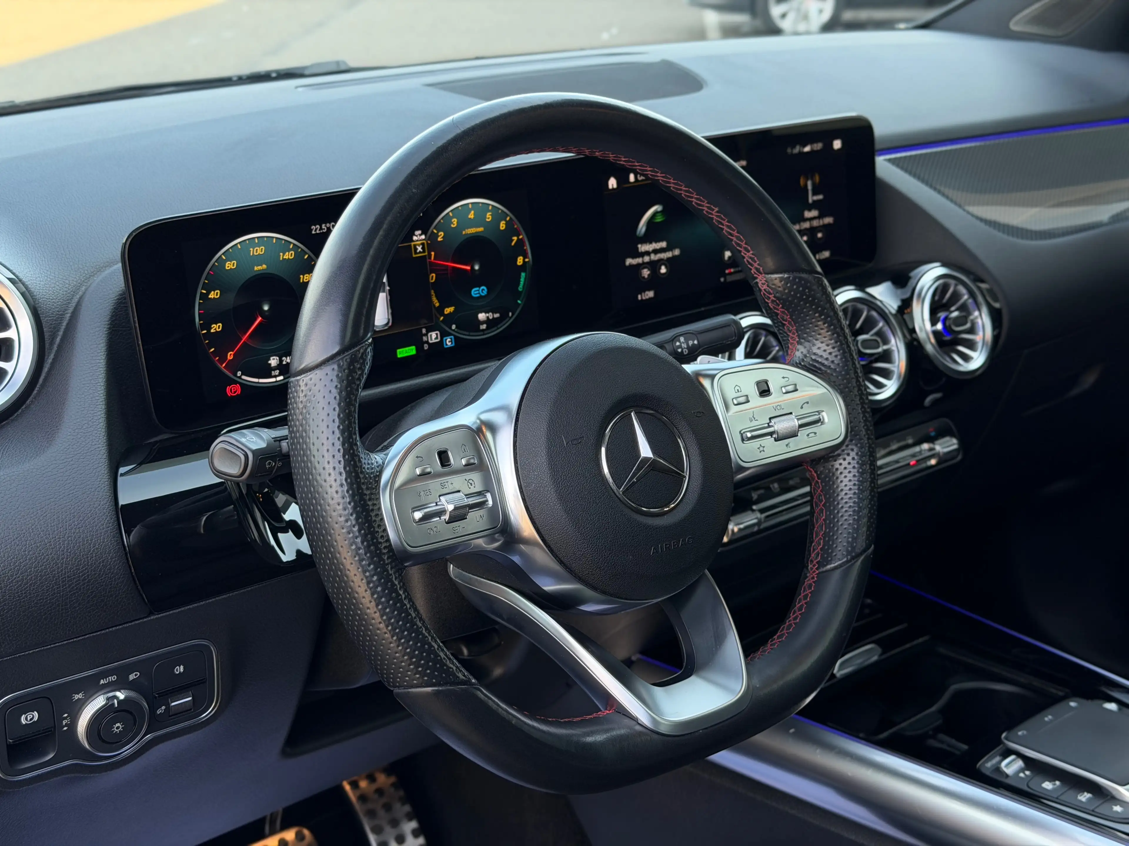 Mercedes-Benz GLA 250 e PHEV AMG *Toit Pano/ Caméra/ LED/ Carbon* Garantie — photo 7