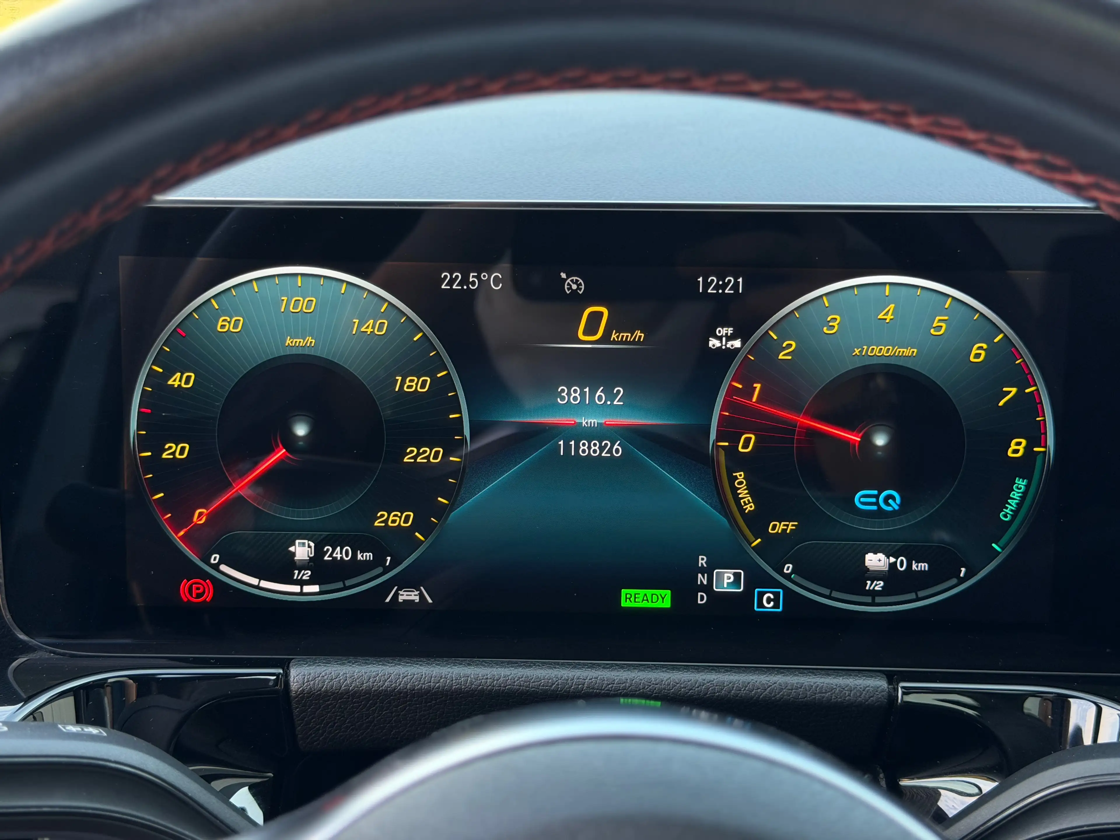 Mercedes-Benz GLA 250 e PHEV AMG *Toit Pano/ Caméra/ LED/ Carbon* Garantie — photo 12