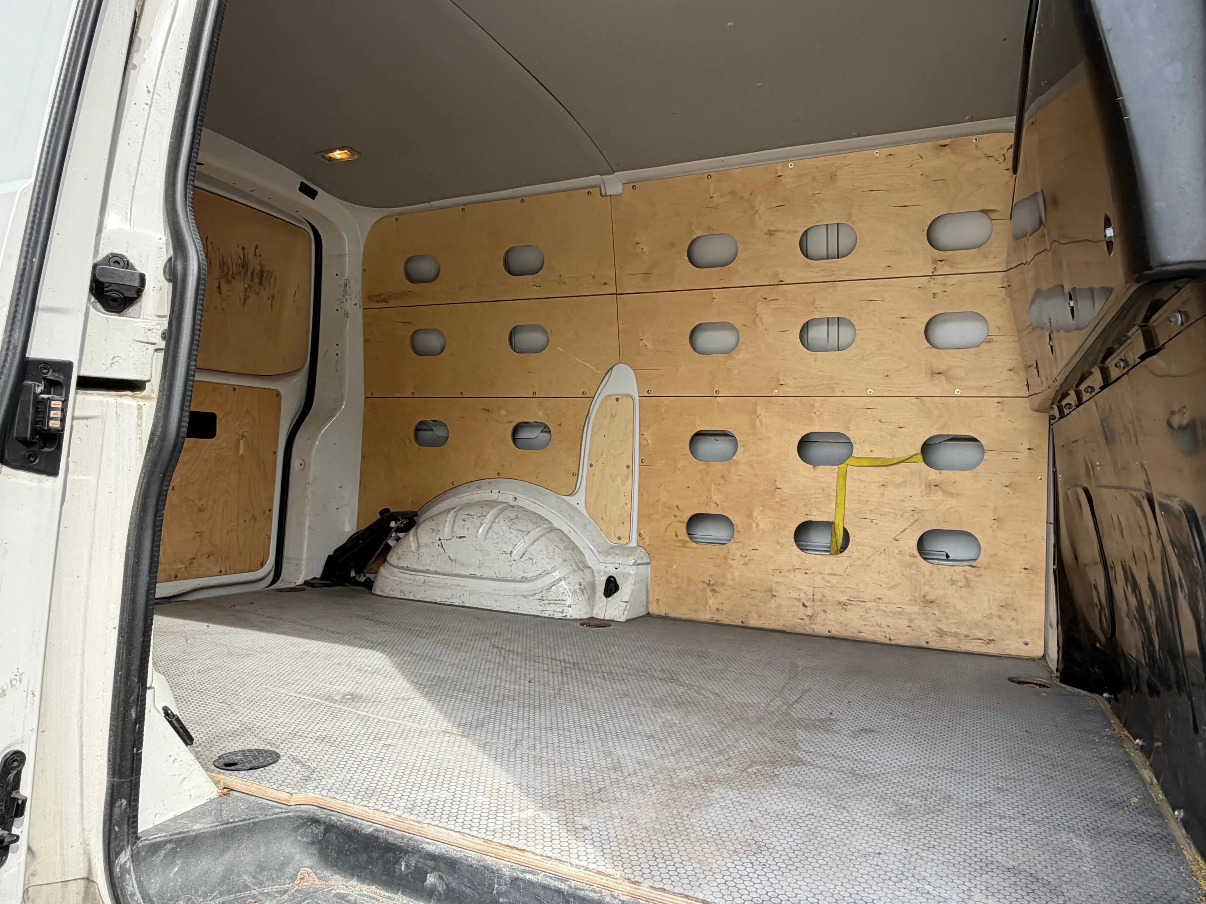 Volkswagen Transporter — photo 12
