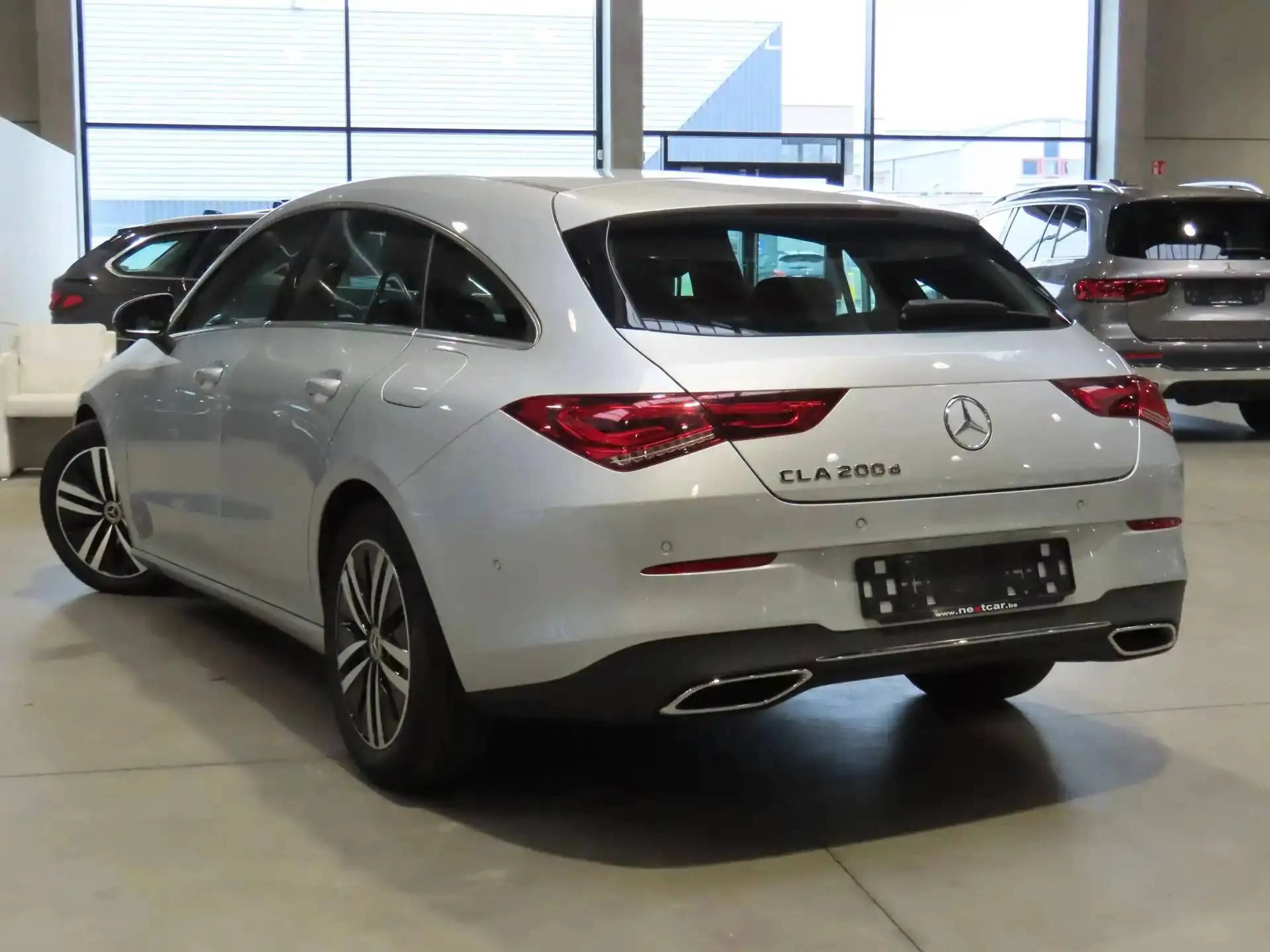 Mercedes-Benz CLA 200 d ShootingBrake 8G **LED-CAMERA-CUIR/TISSU-NAVI** — photo 4