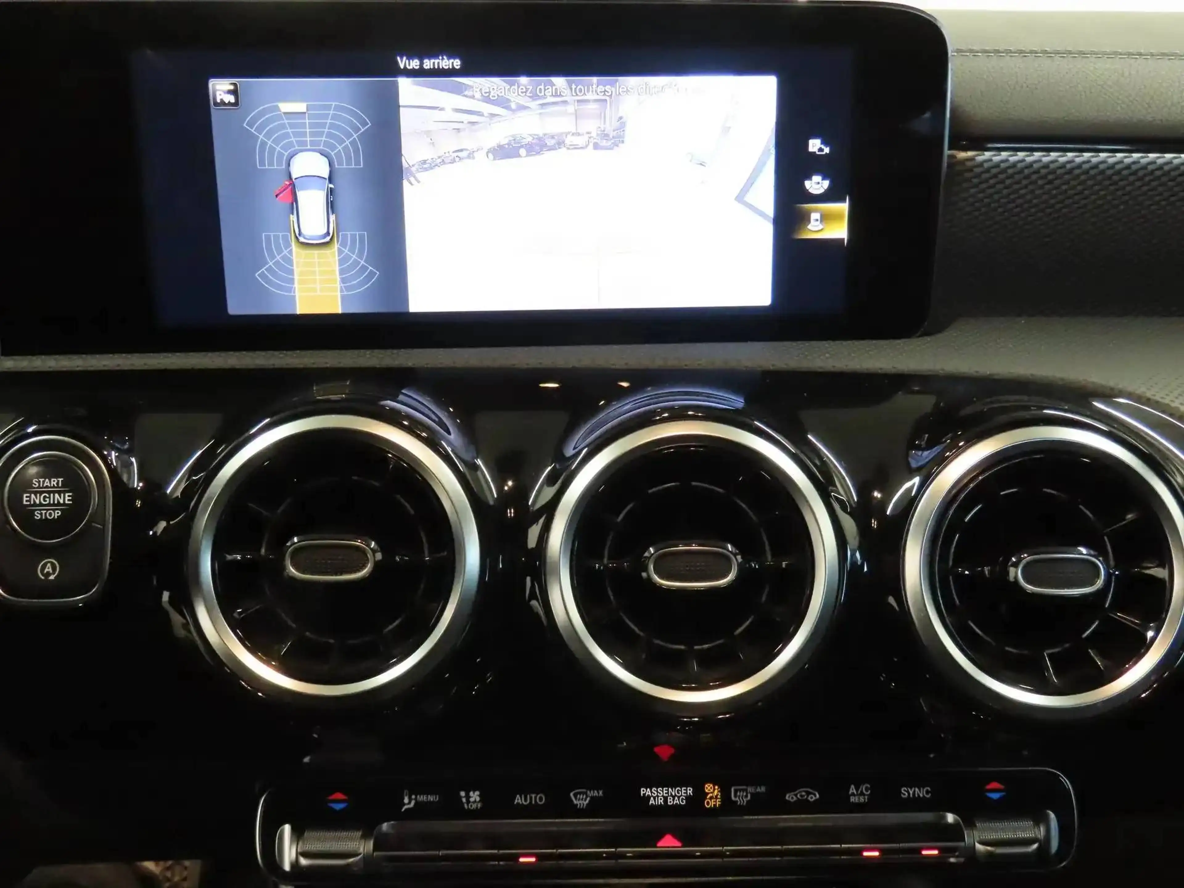 Mercedes-Benz CLA 200 d ShootingBrake 8G **LED-CAMERA-CUIR/TISSU-NAVI** — photo 13
