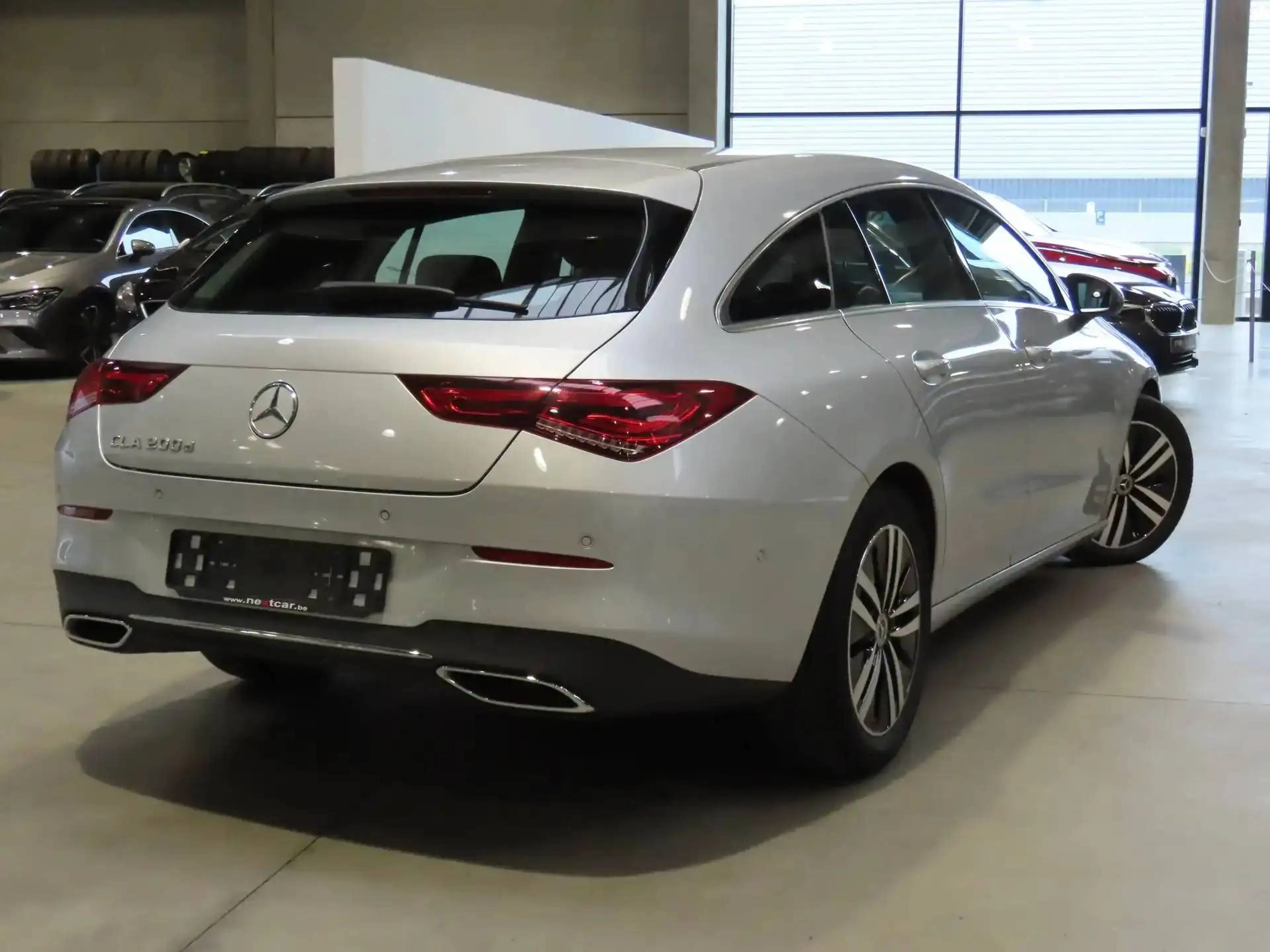 Mercedes-Benz CLA 200 d ShootingBrake 8G **LED-CAMERA-CUIR/TISSU-NAVI** — photo 3