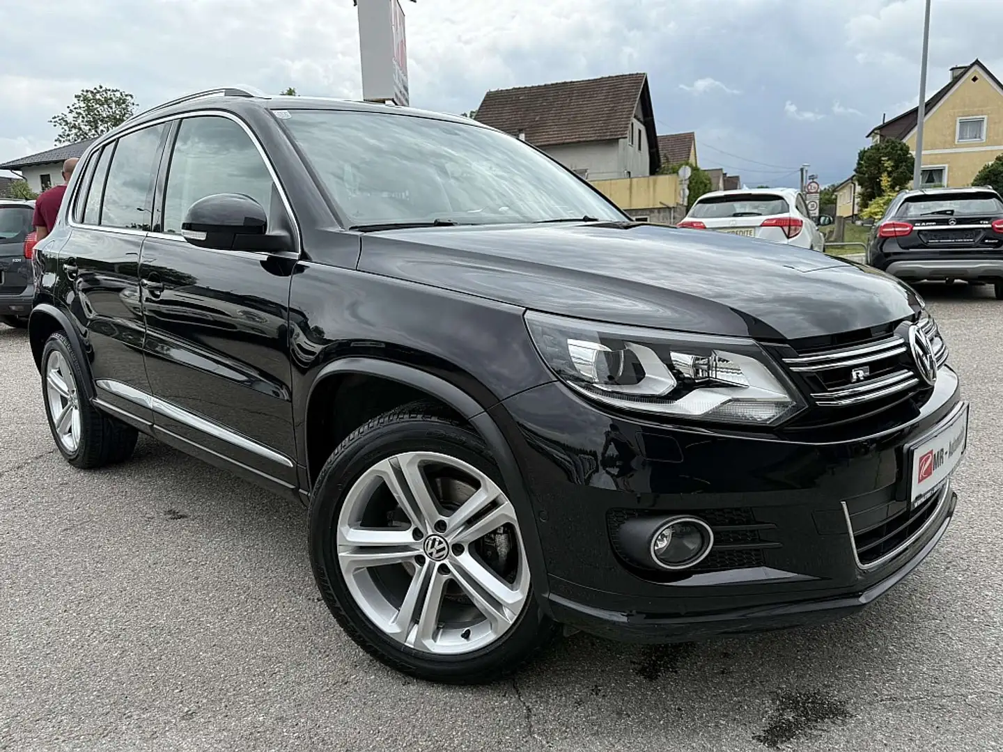Volkswagen Tiguan 2,0 TDI SCR 4Motion Sky Schwarz - 1
