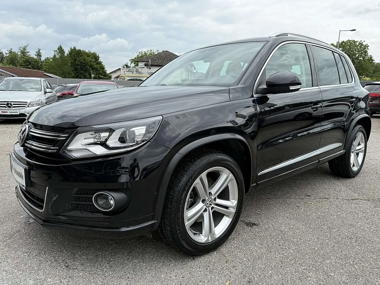 Volkswagen Tiguan 2,0 TDI SCR 4Motion Sky Schwarz - 2