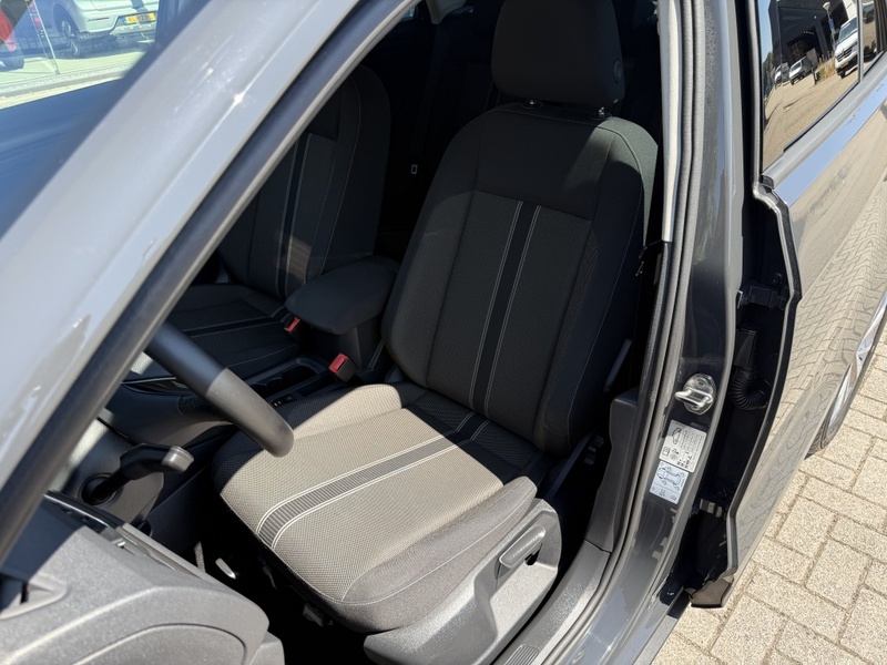 Volkswagen T-Roc 1.0 TSI | Navi | Trekhaak | Stoelverw. | Clima | A — photo 6