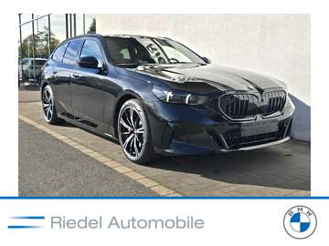e xDrive Touring Navi Tempom.aktiv Panoramadach Bl
