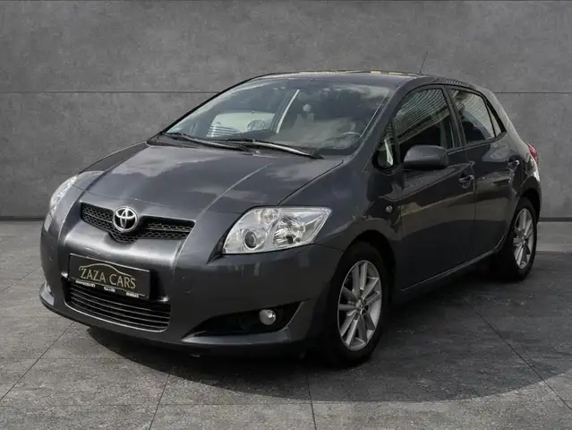 Toyota Auris Life
