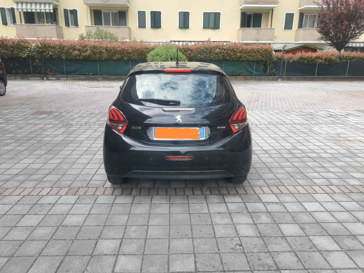 Peugeot 208 208 5p 1.2 puretech Allure 82cv Nero - 2