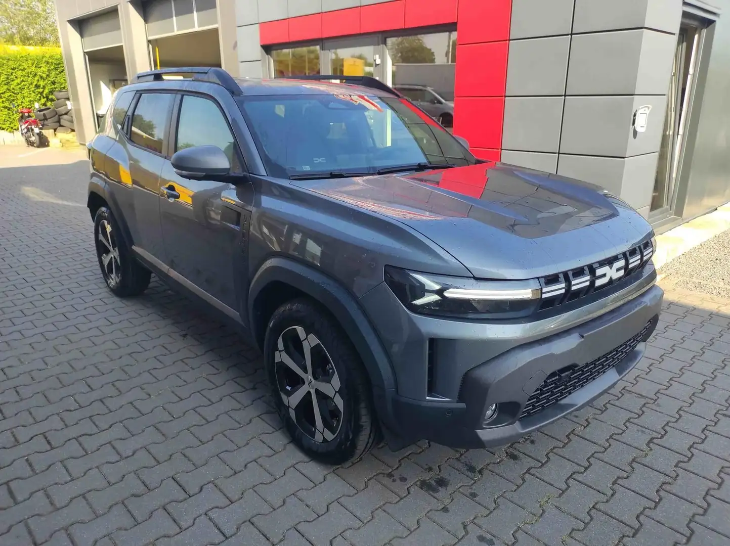 Dacia Duster III 130 Journey*360CAM*PDC*LED*TOT*SHZ Grijs - 2
