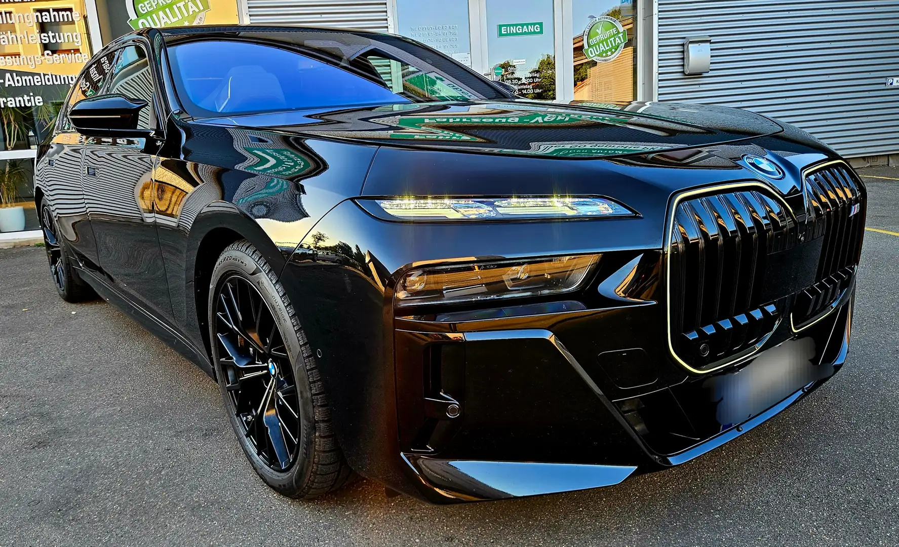 BMW 760 xDrive*Individual M-Performance*Sky*Kristall*M-Tec Schwarz - 2