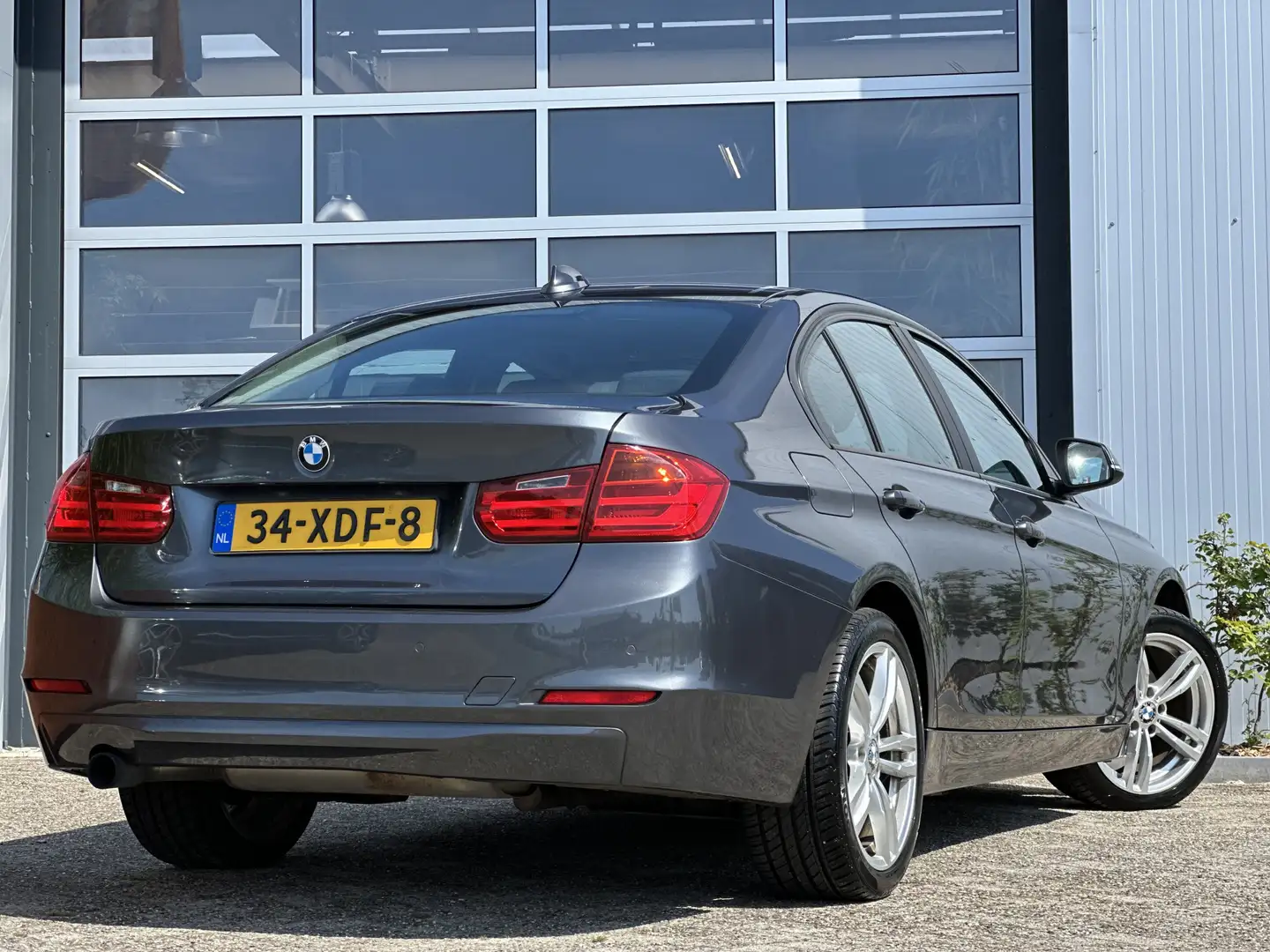 BMW 320 3-serie 320i Executive 184pk | Automaat | Bluetoot Gris - 2