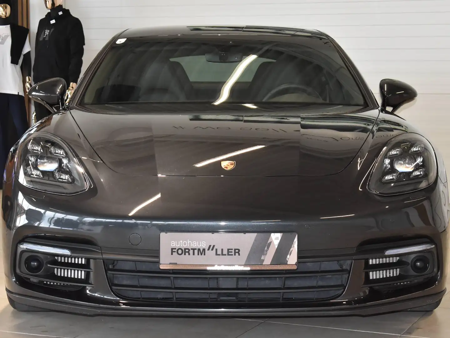 Porsche Panamera 4 E-Hybrid Grau - 2
