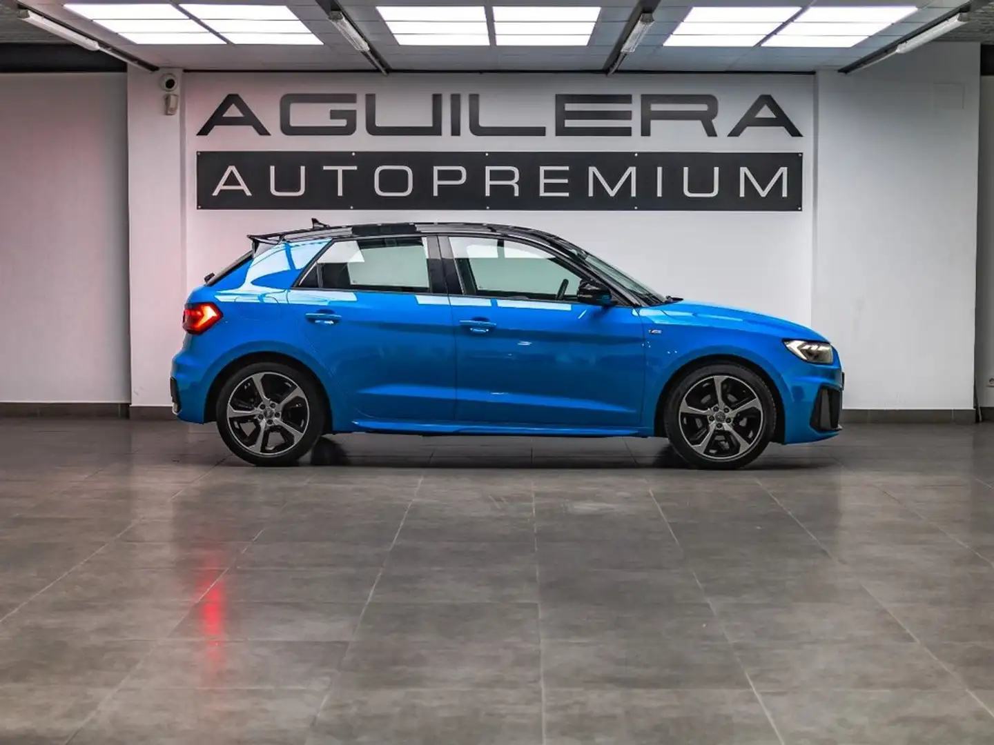 Audi A1 citycarver 30 TFSI 85kW 116CV S tronic Azul - 2