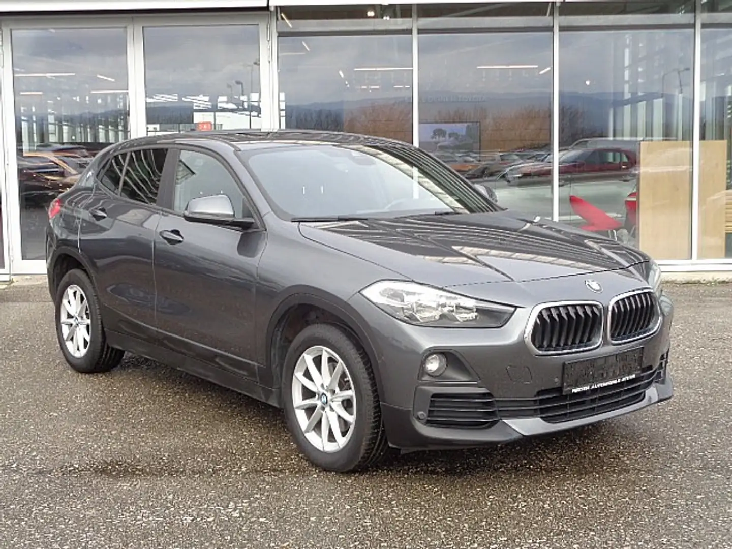 BMW X2 sDrive 18d Aut. *NAVI *AHK *Pano Grau - 2