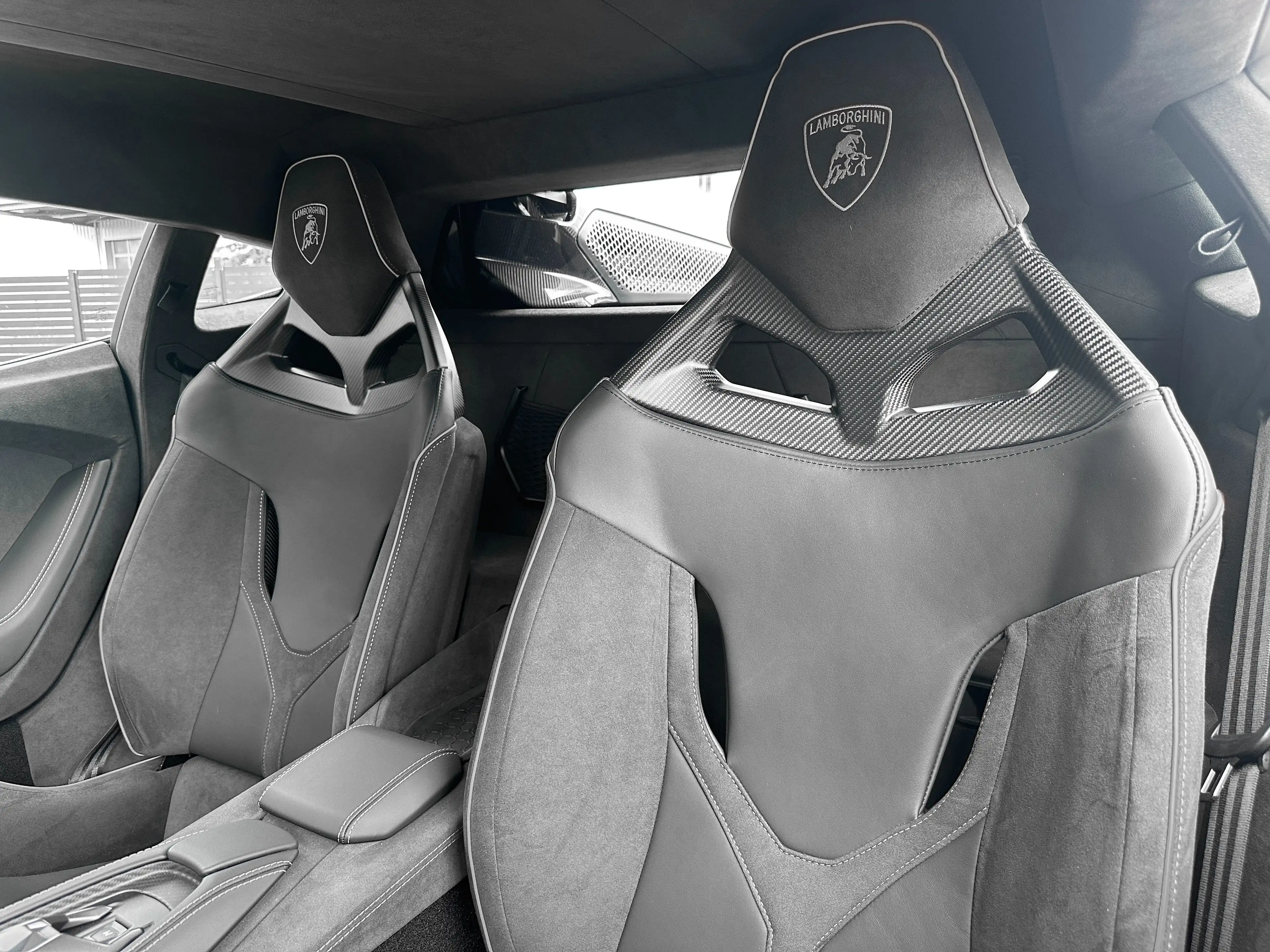 Lamborghini Revuelto REVUELTO*FULL*CARBON EXT*RACING SEATS*STOCK — photo 13