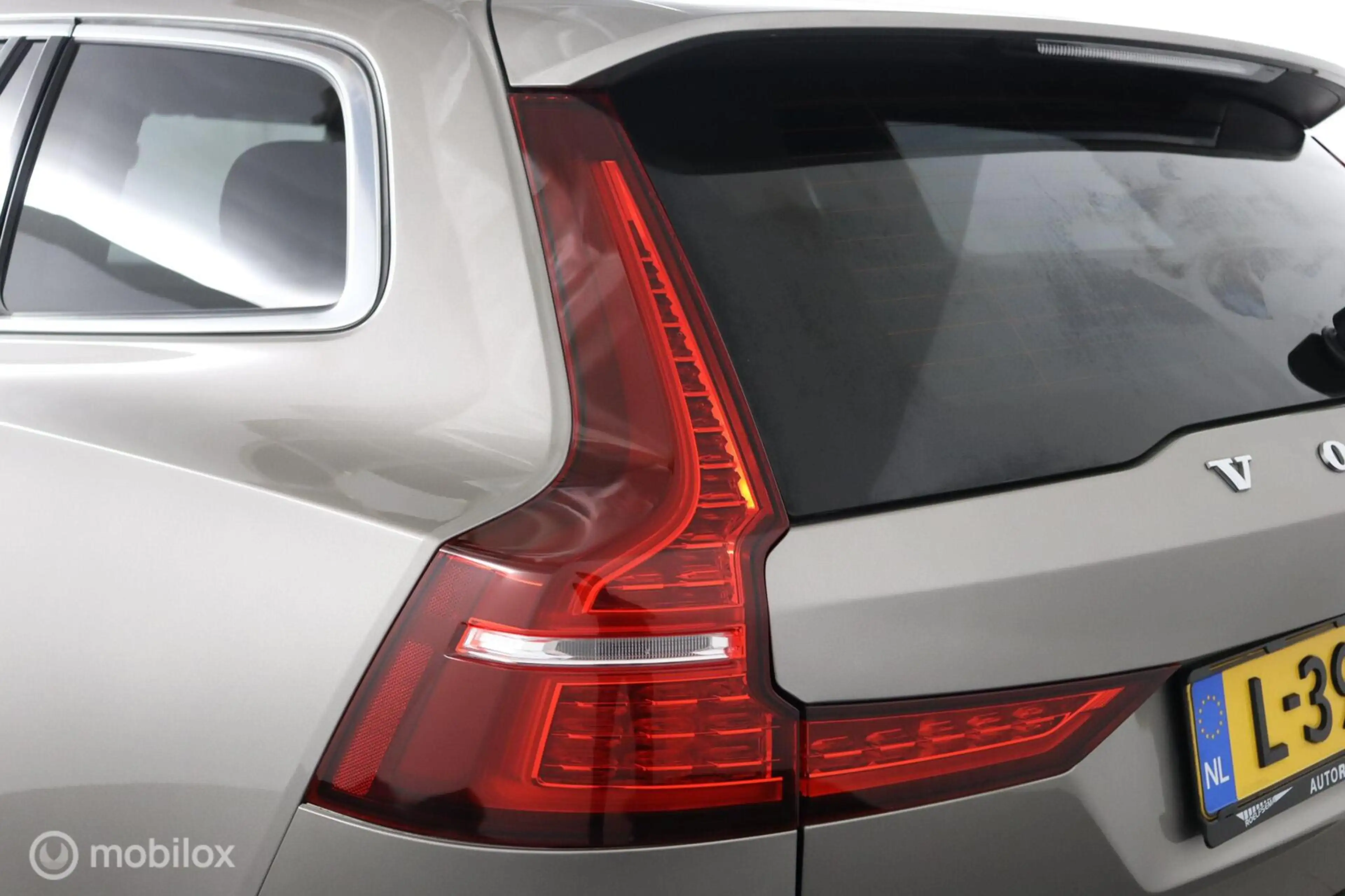 Volvo V60 2.0 B3 Inscription | Adaptieve Cruise | BLISS | Tr — photo 29