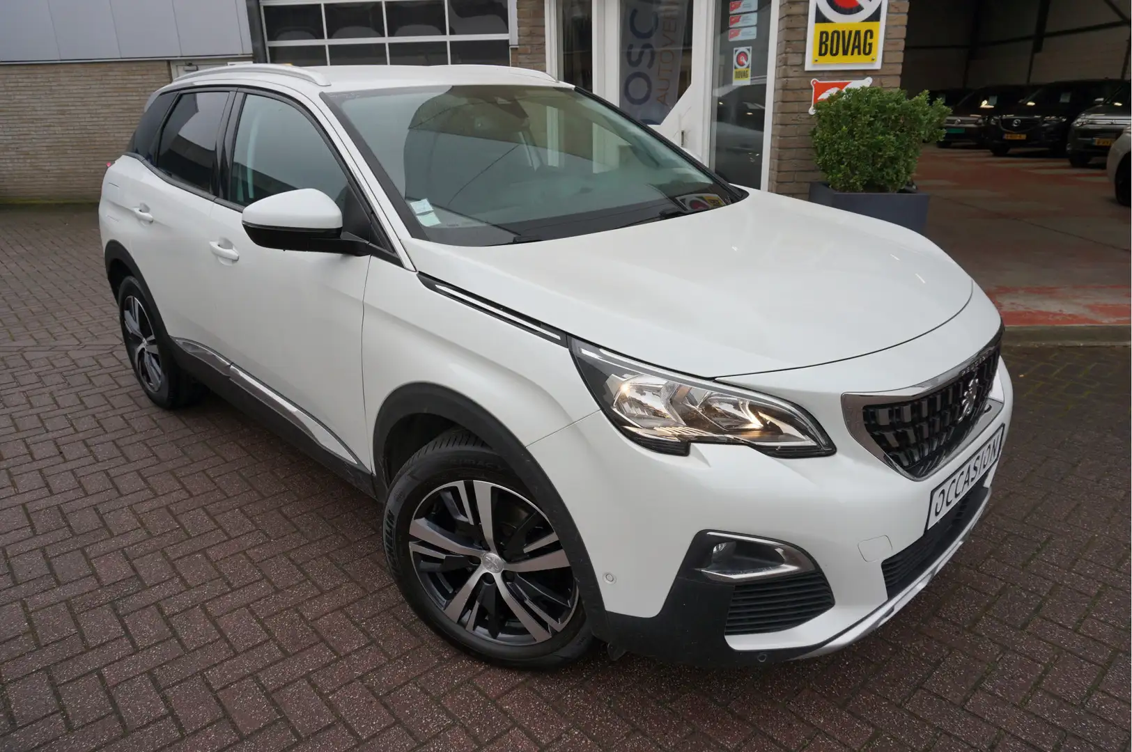 Peugeot 3008 1.2I PureTech Allure Blanc - 1