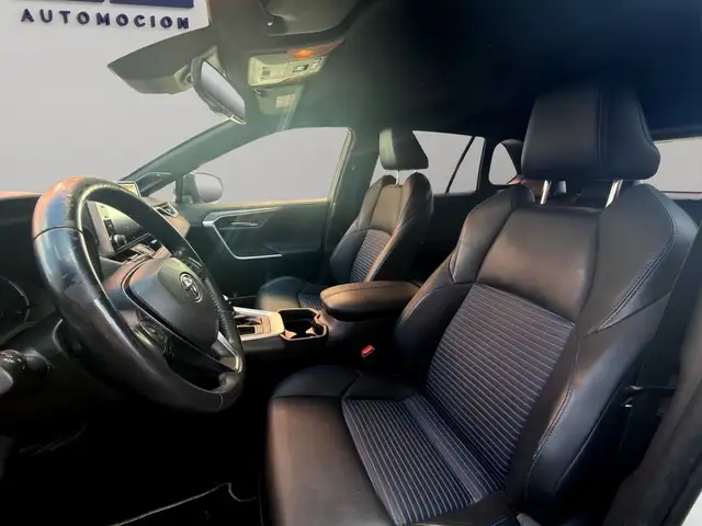 Toyota Rav4 view 10