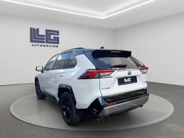 Toyota Rav4 view 7
