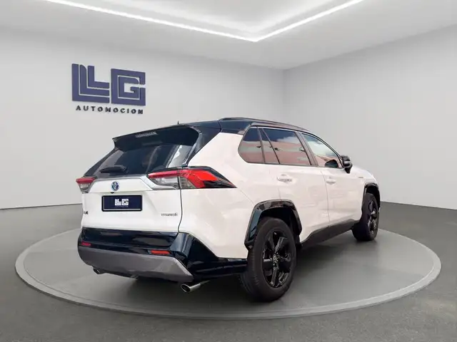 Toyota Rav4 view 5