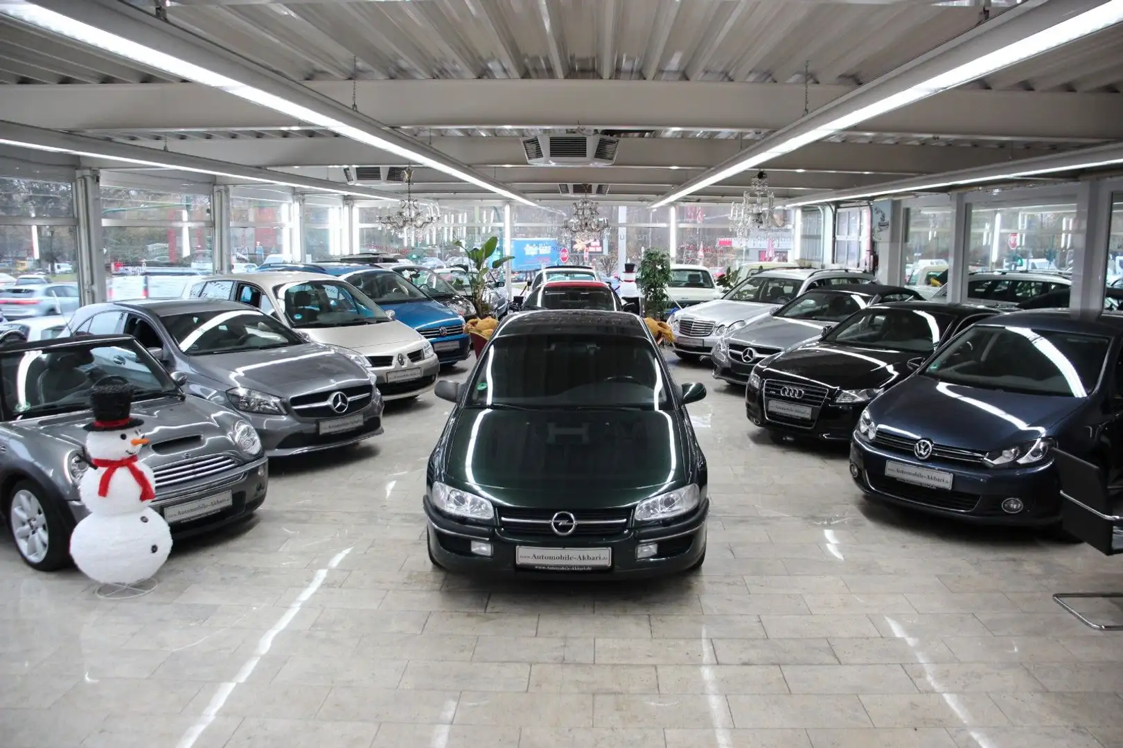 Opel Omega 2.0 16V Editon 100 Groen - 1