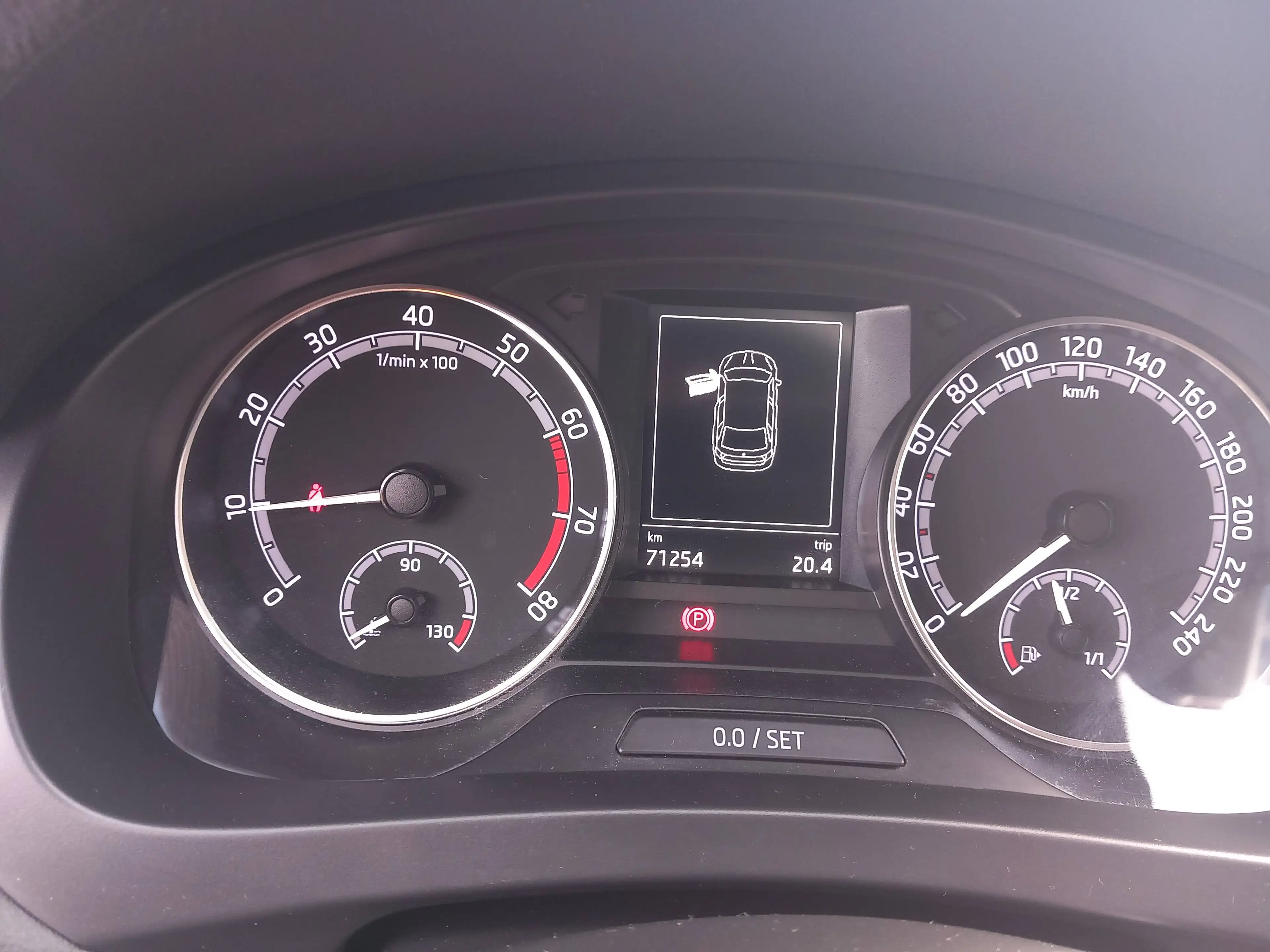 Skoda Rapid/Spaceback 1,0 FSI Style *Xenon*Navi*LED*Tempo*SHZ*AHK — photo 9