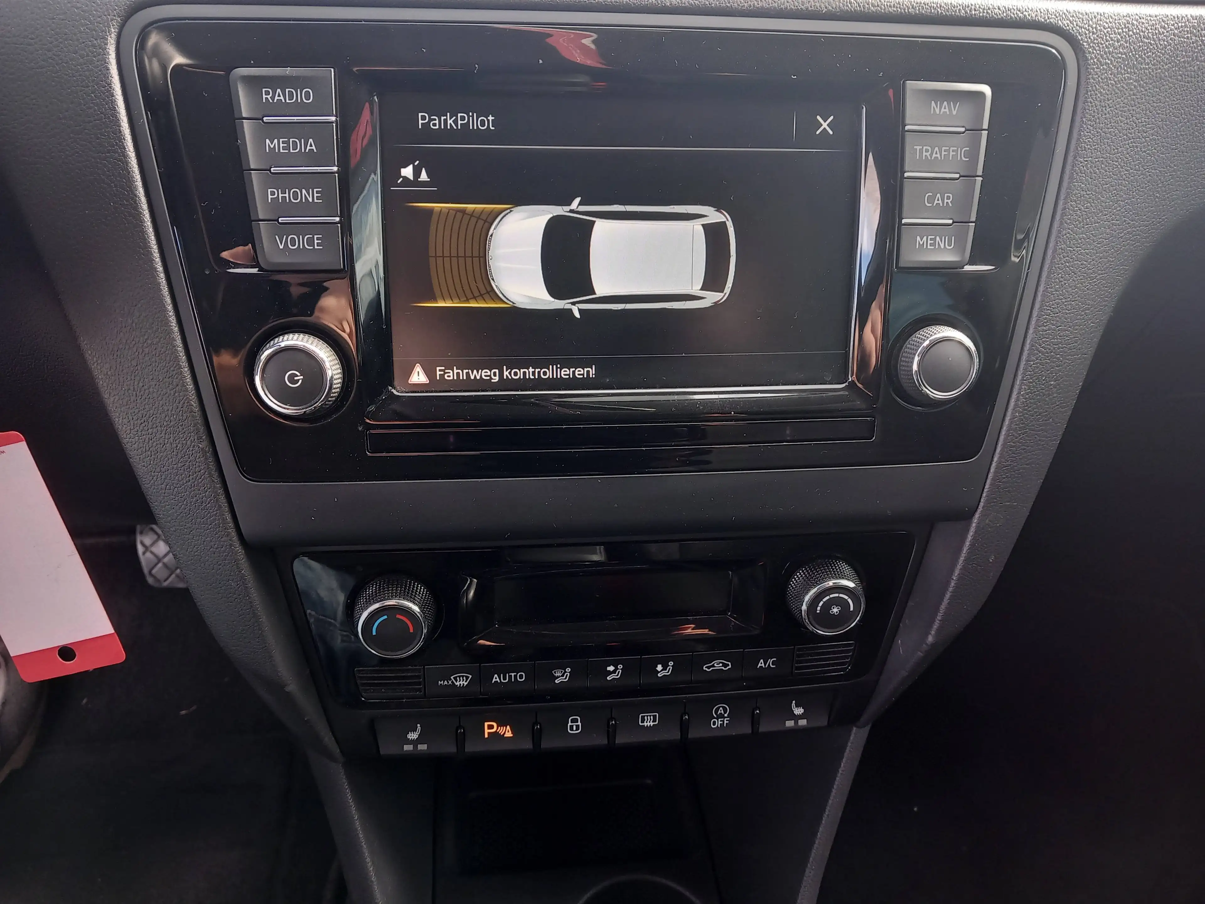 Skoda Rapid/Spaceback 1,0 FSI Style *Xenon*Navi*LED*Tempo*SHZ*AHK — photo 10