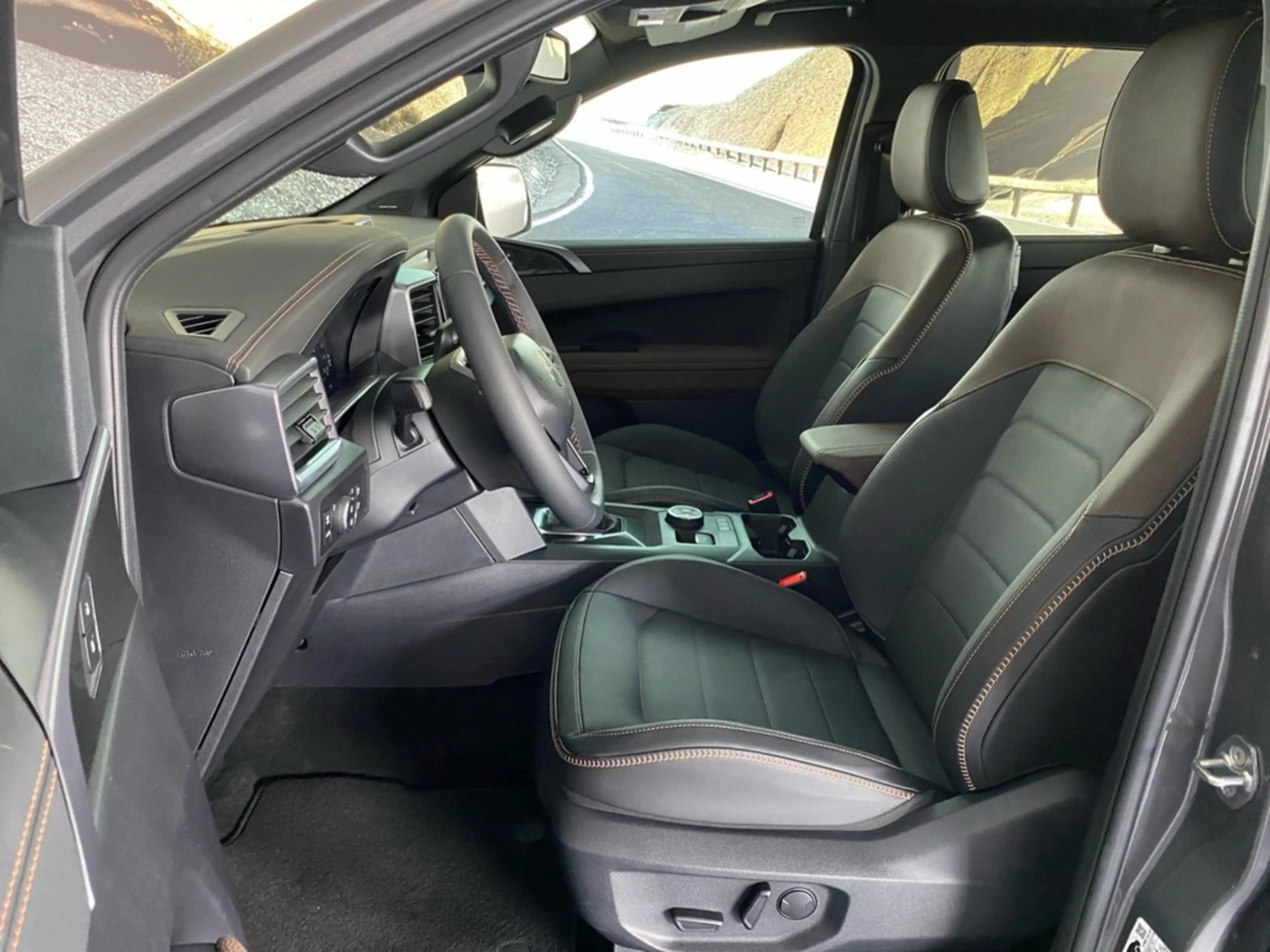 Volkswagen Amarok 3,0 TDI 4M PanAmericana AHK+LEDER+COVER+IQ.LIGHT — photo 4