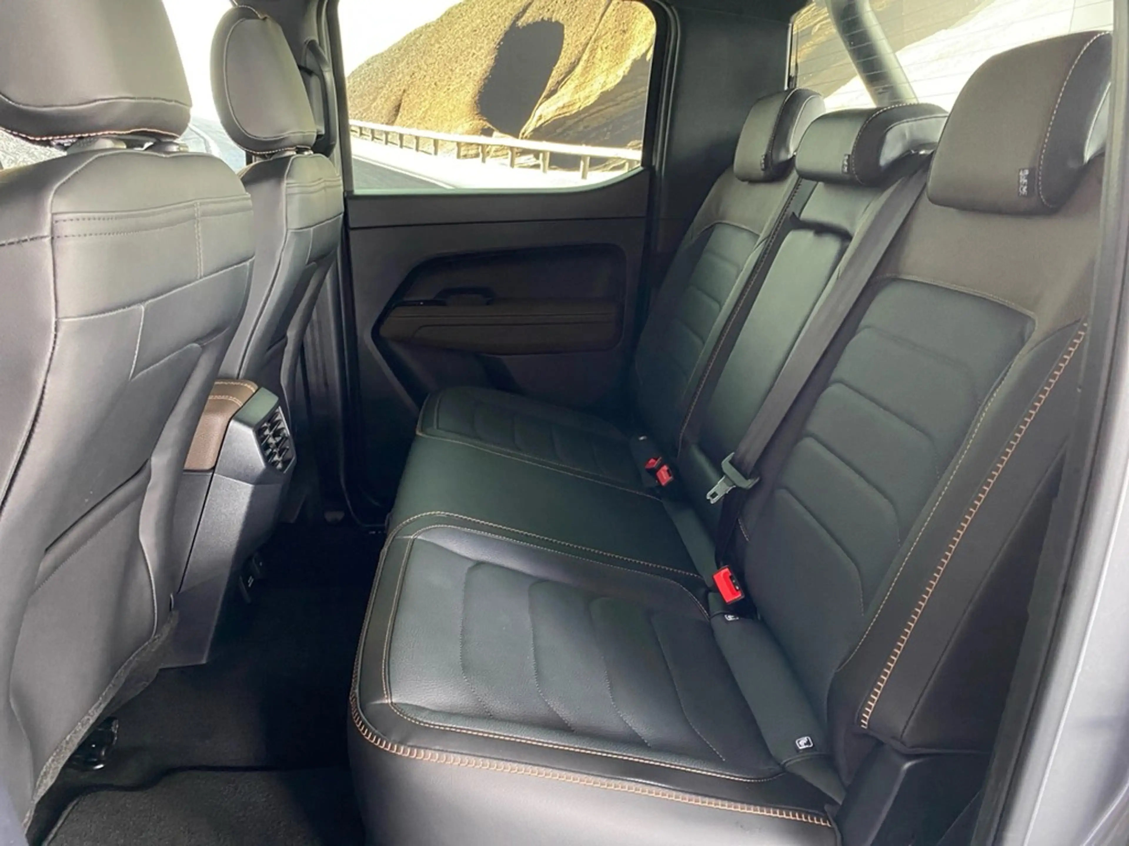 Volkswagen Amarok 3,0 TDI 4M PanAmericana AHK+LEDER+COVER+IQ.LIGHT — photo 6
