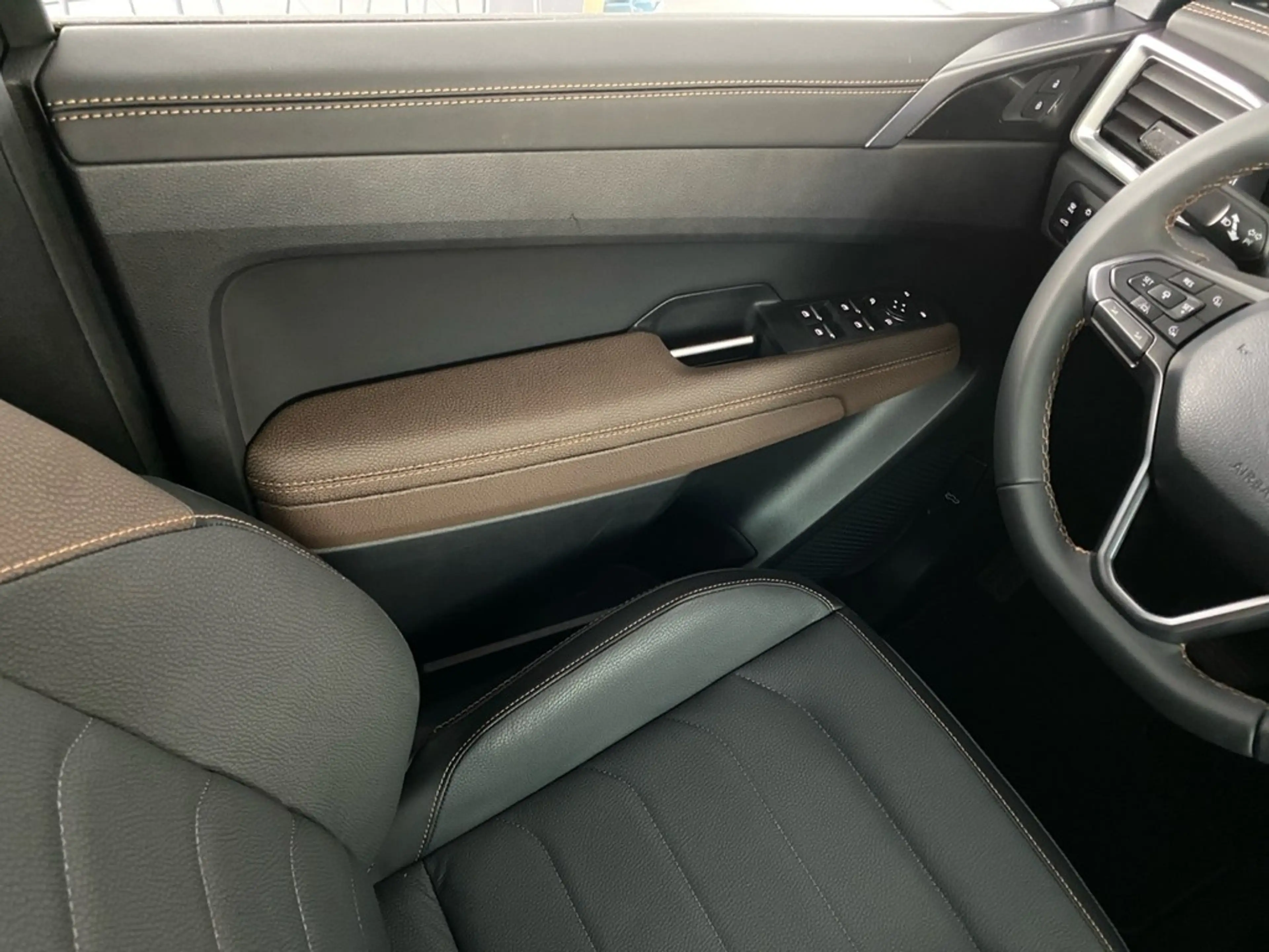 Volkswagen Amarok 3,0 TDI 4M PanAmericana AHK+LEDER+COVER+IQ.LIGHT — photo 12