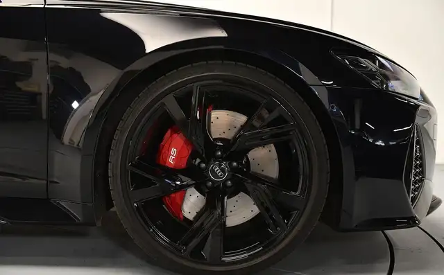 Audi RS6 Avant view 7
