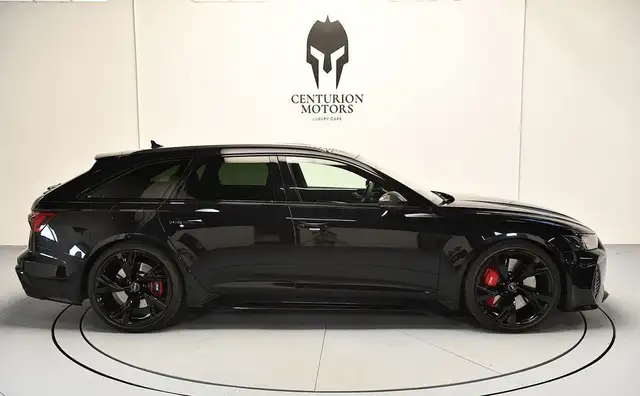Audi RS6 Avant view 3