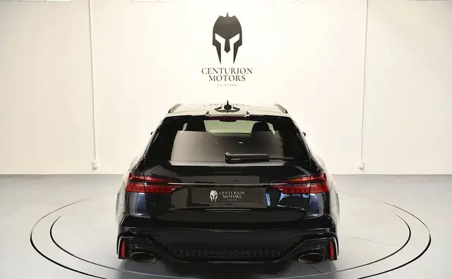 Audi RS6 Avant view 4