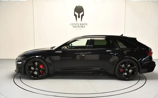 Audi RS6 Avant view 6