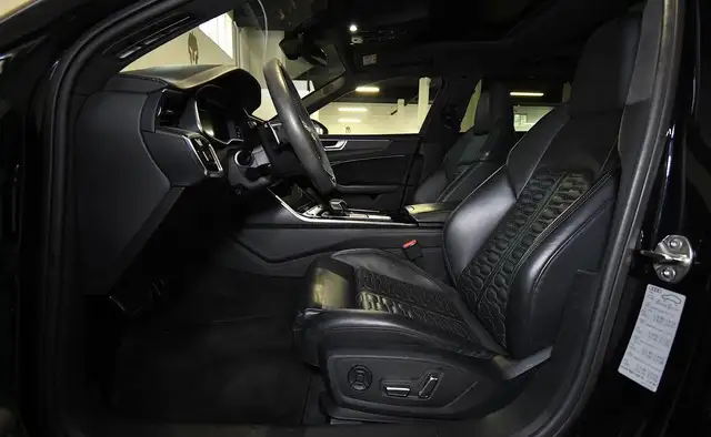 Audi RS6 Avant view 11